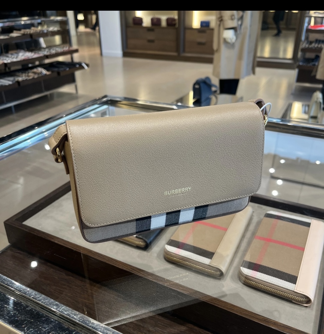 Burberry Leather Crossbody Bag Small w/ Tags - Neutrals BURBERRY  01278