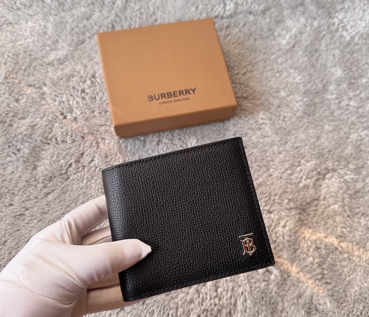 Burberry Logo-Plaque Grainy-Leather Wallet 8062709