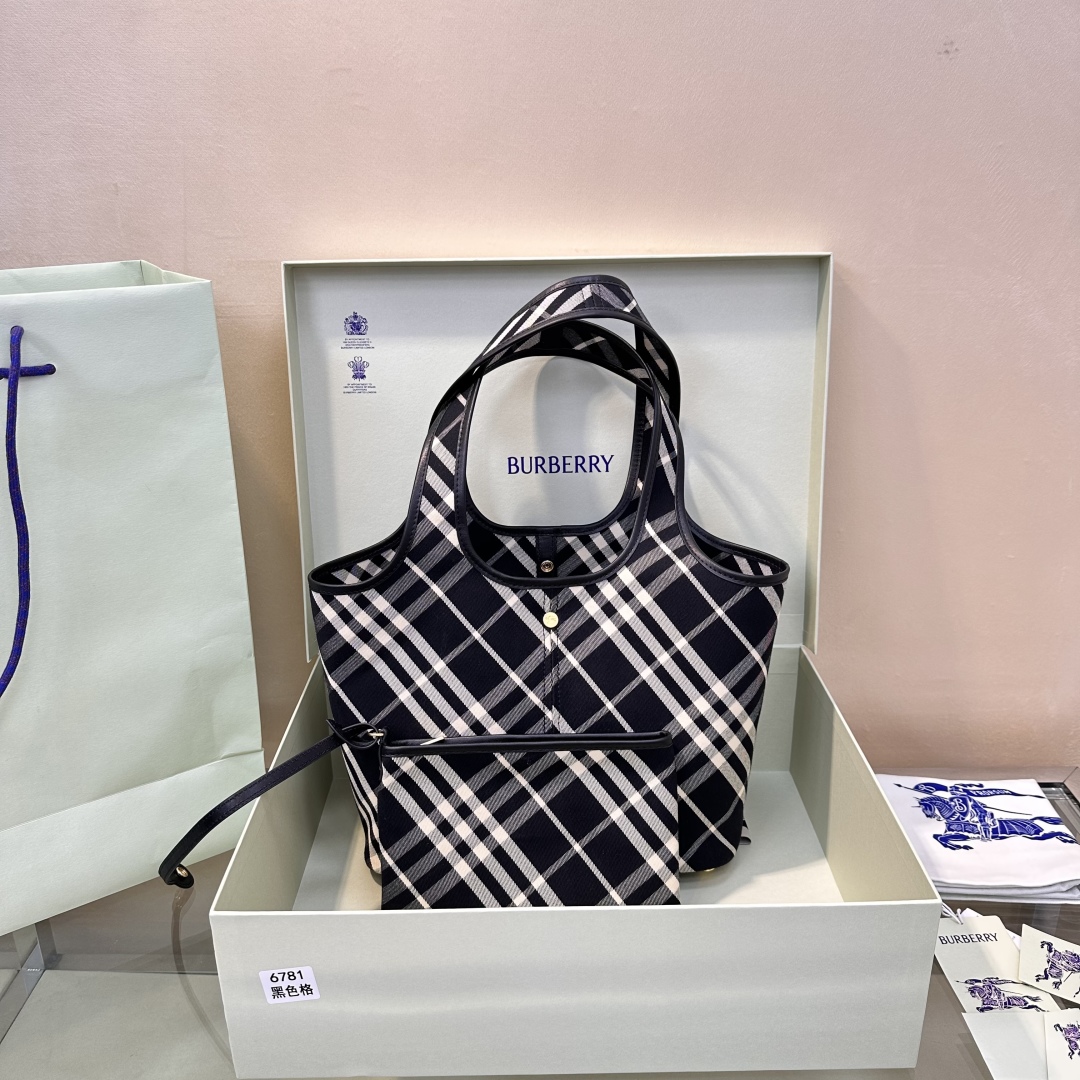 Burberry Medium Check Tote & Pouch BURBERRY  03899
