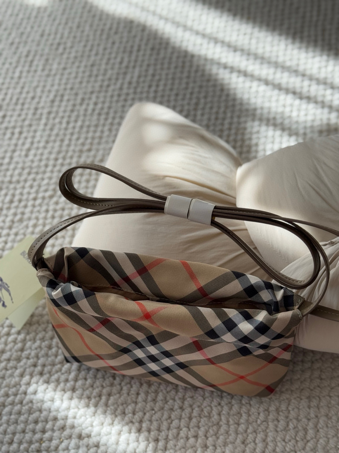 Burberry Men's Body bag 8091780 SAND ESSENTIAL BEL