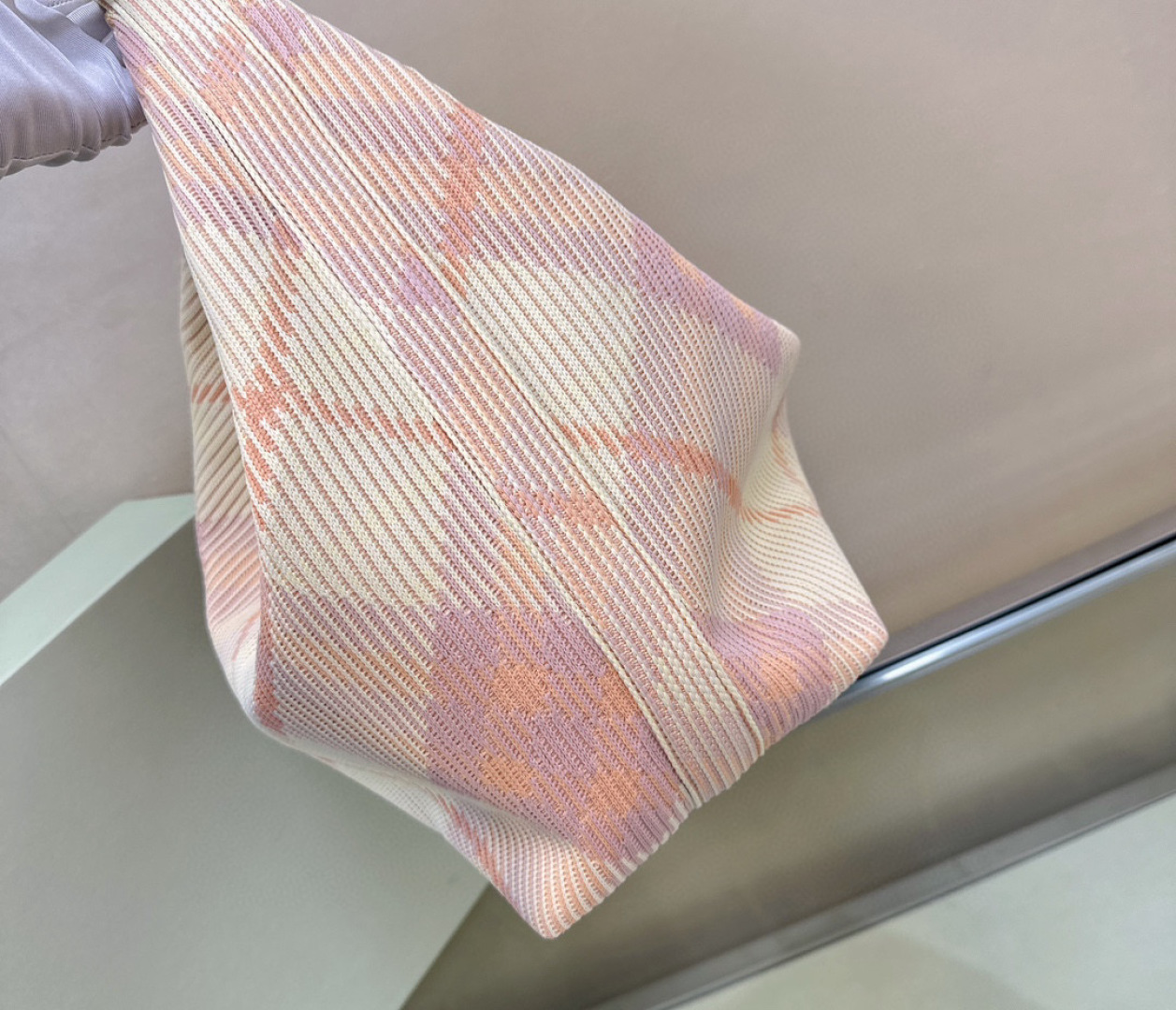 Burberry Sherbet Plaid Canvas Medium Peg Duffle Bag | eBay