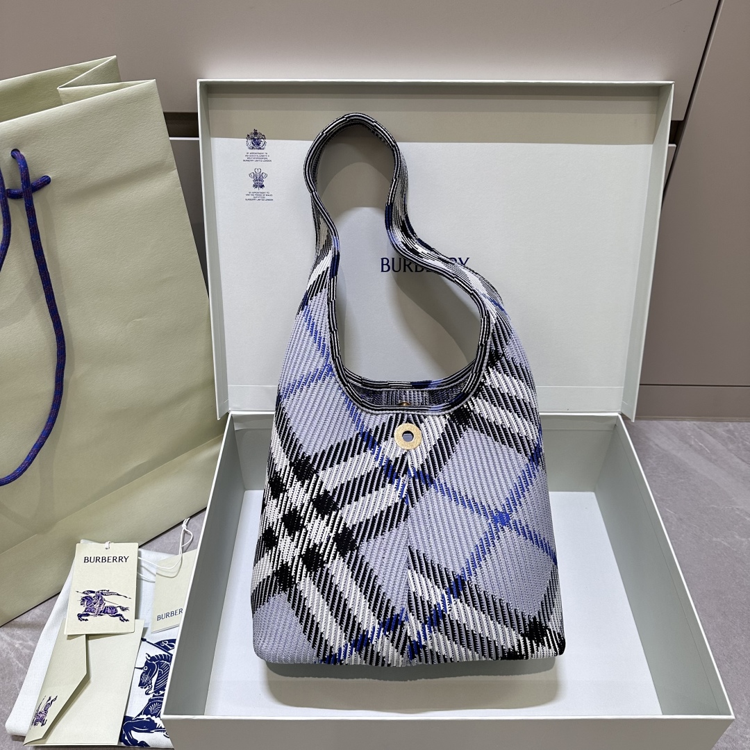Burberry Small Check Knit Shoulder Bag A3888 12653738