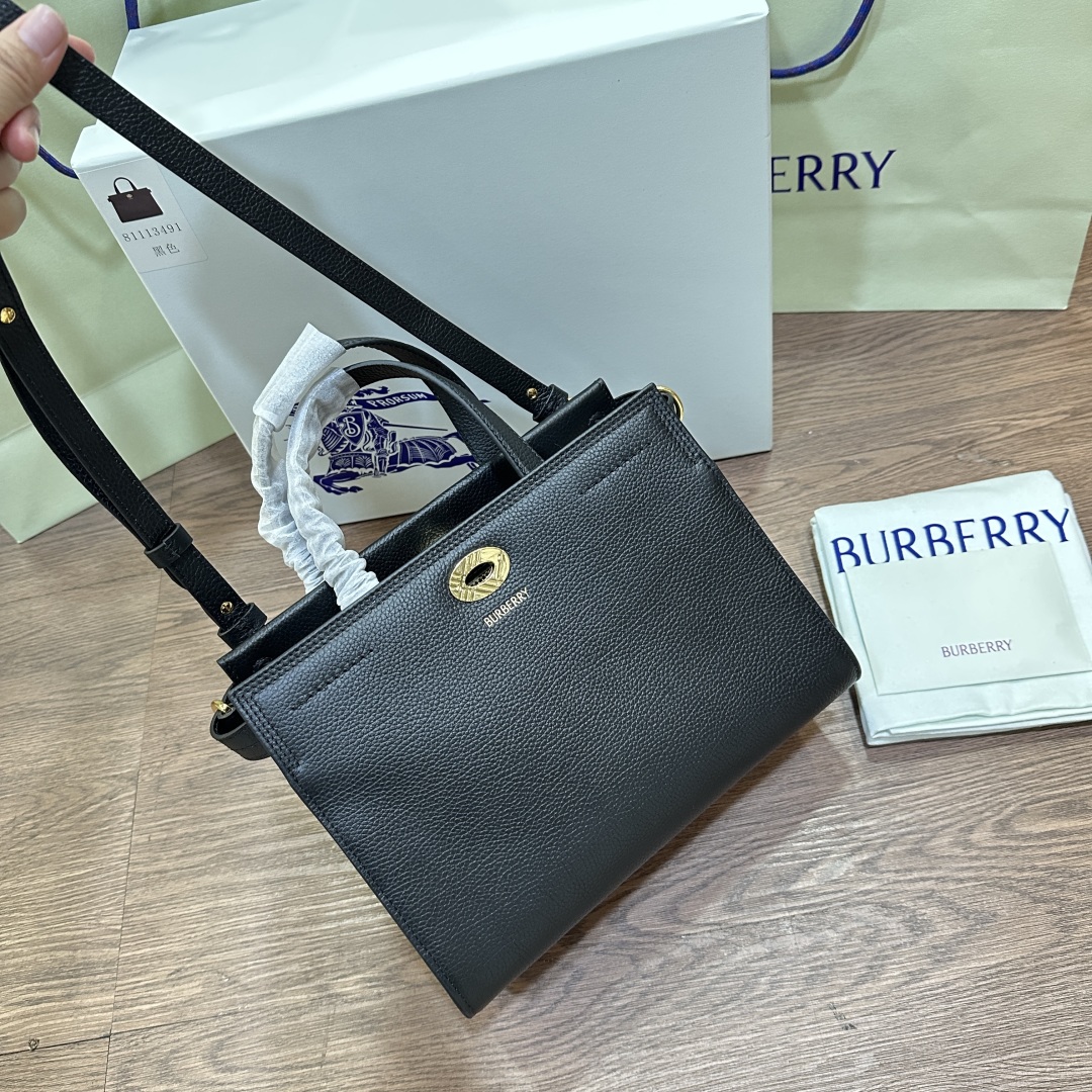 Burberry Small 'cotswolds' shopping bag available on02149