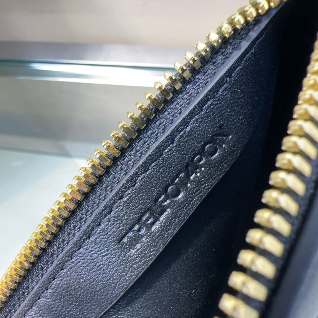 Burberry Small Leather Olympia Bag 'Black'