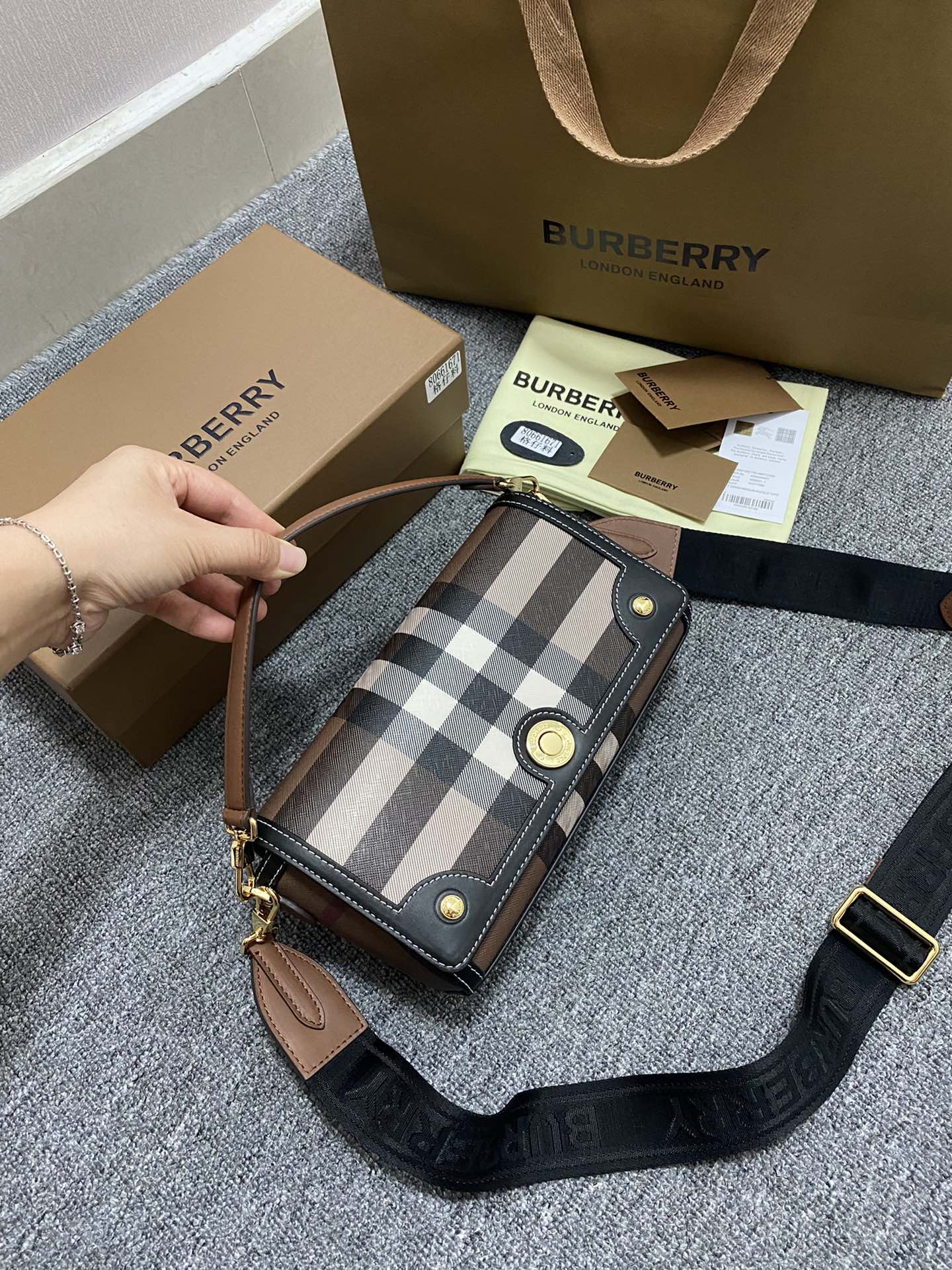 Burberry Small Note Check Crossbody Bag | Burberry 00419