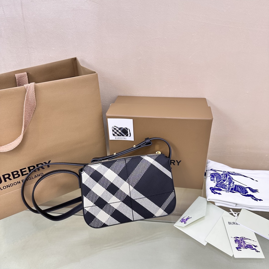 Burberry Snip Cross Body Bag | Black