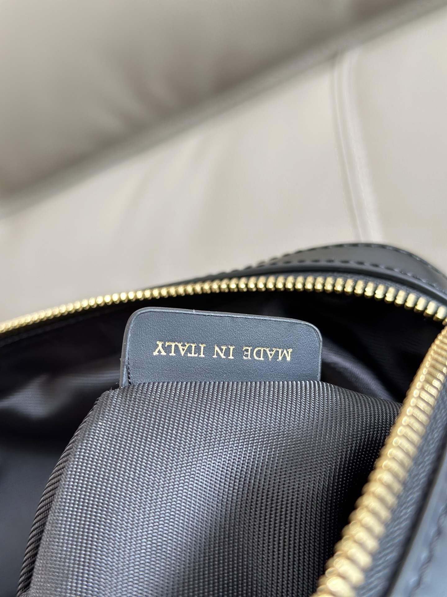 Burberry The Barrow In London Check In black/gray