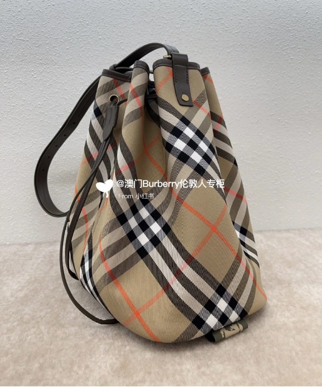 Burberry Vintage Check Bucket Shoulder Bag Beige | eBay
