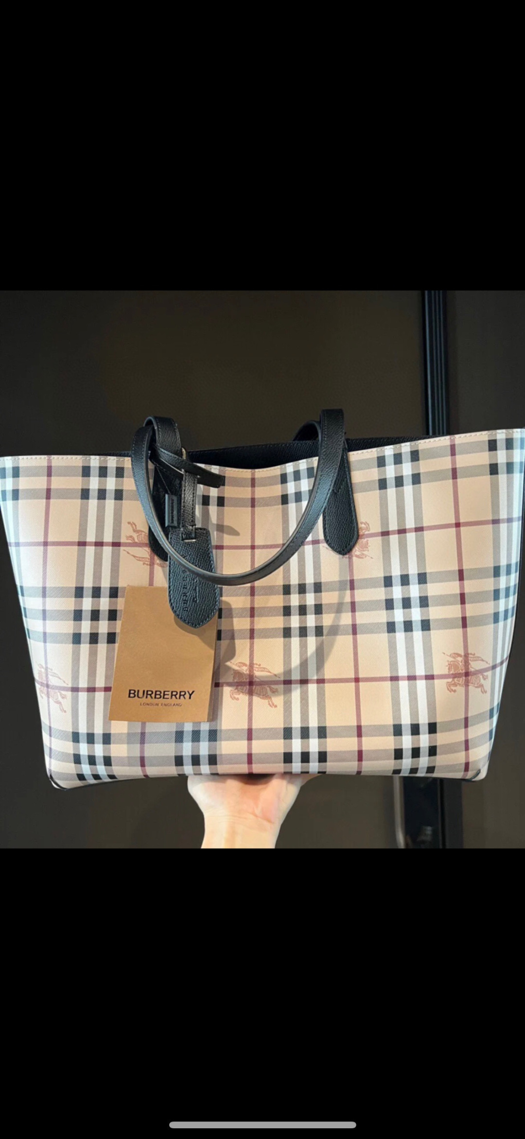 Burberry Women's The Medium Reversible Tote in Haymarket Check and Black at