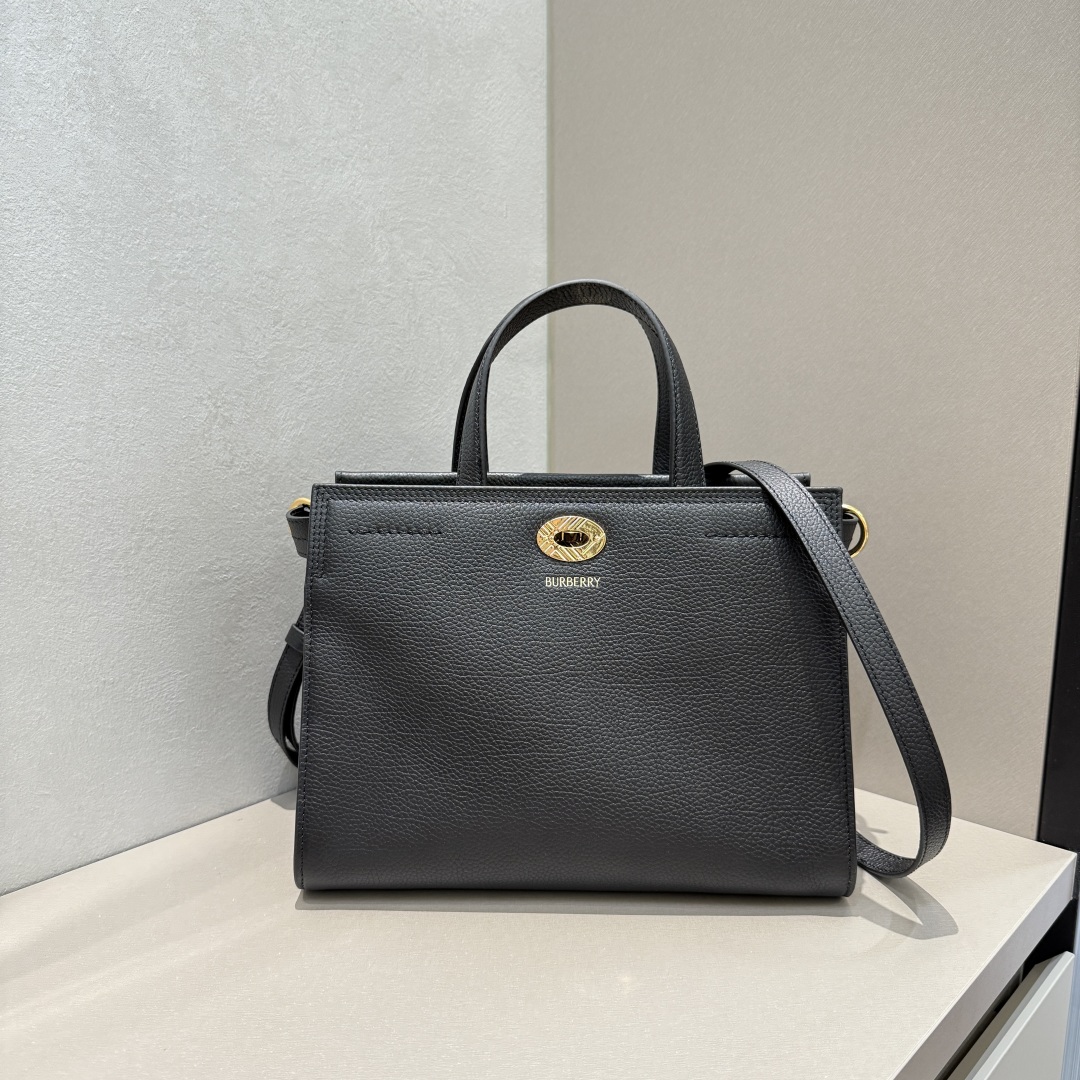 Buy Burberry Black Small Cotswolds Tote Bag in Grained Leather For Women Online |