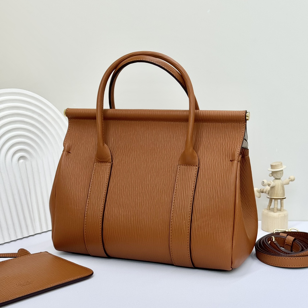 Buy Loro Piana brown Loom L25 Tote Bag in Leather For Women
