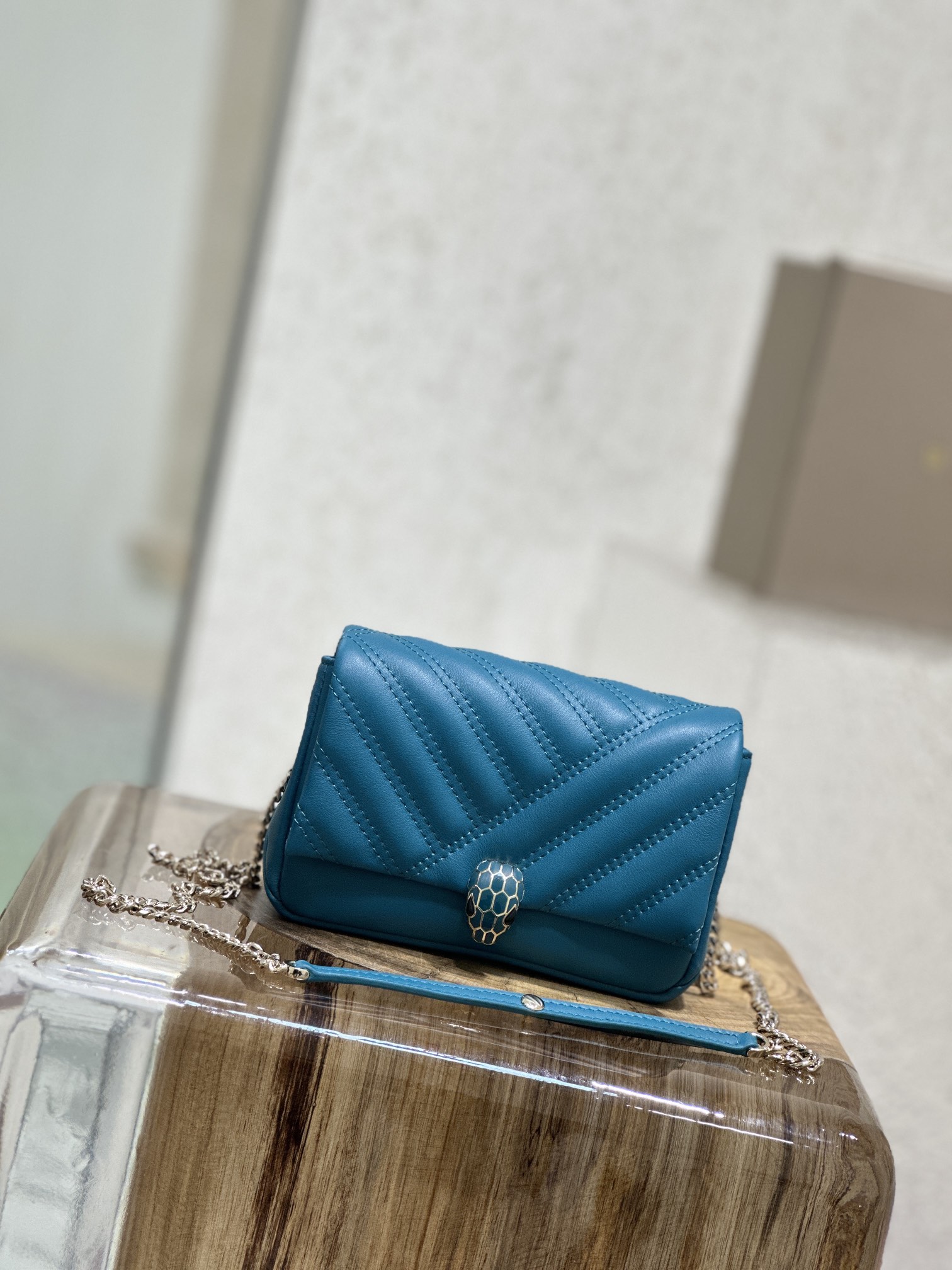 BVLGARI - BOUTIQUE CHAMPS-ELYSEES - BLUE vlgari  00259