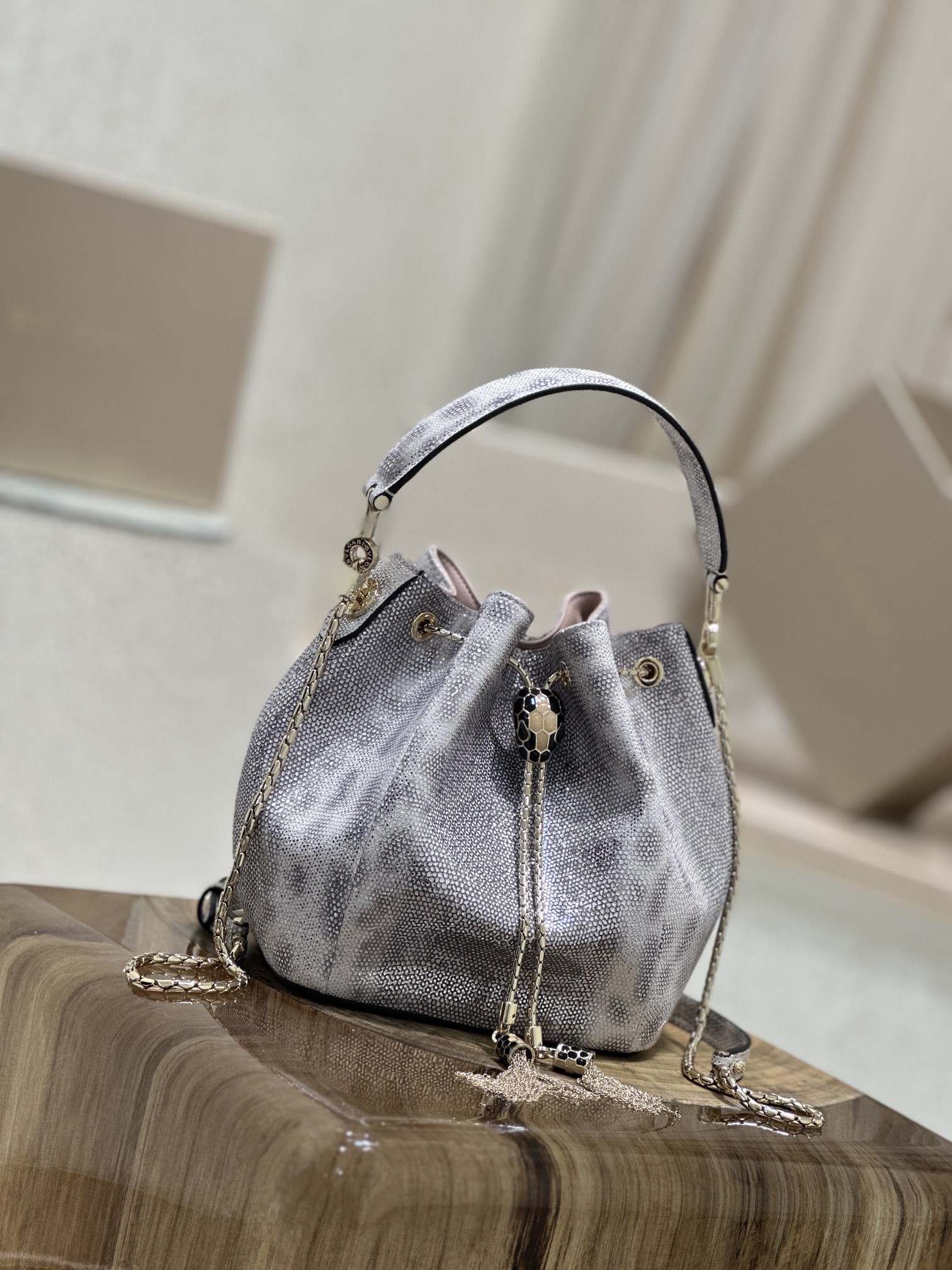 Bvlgari Chain-Link Leather Serpenti Bucket Bag - GreyBvlgari 5119