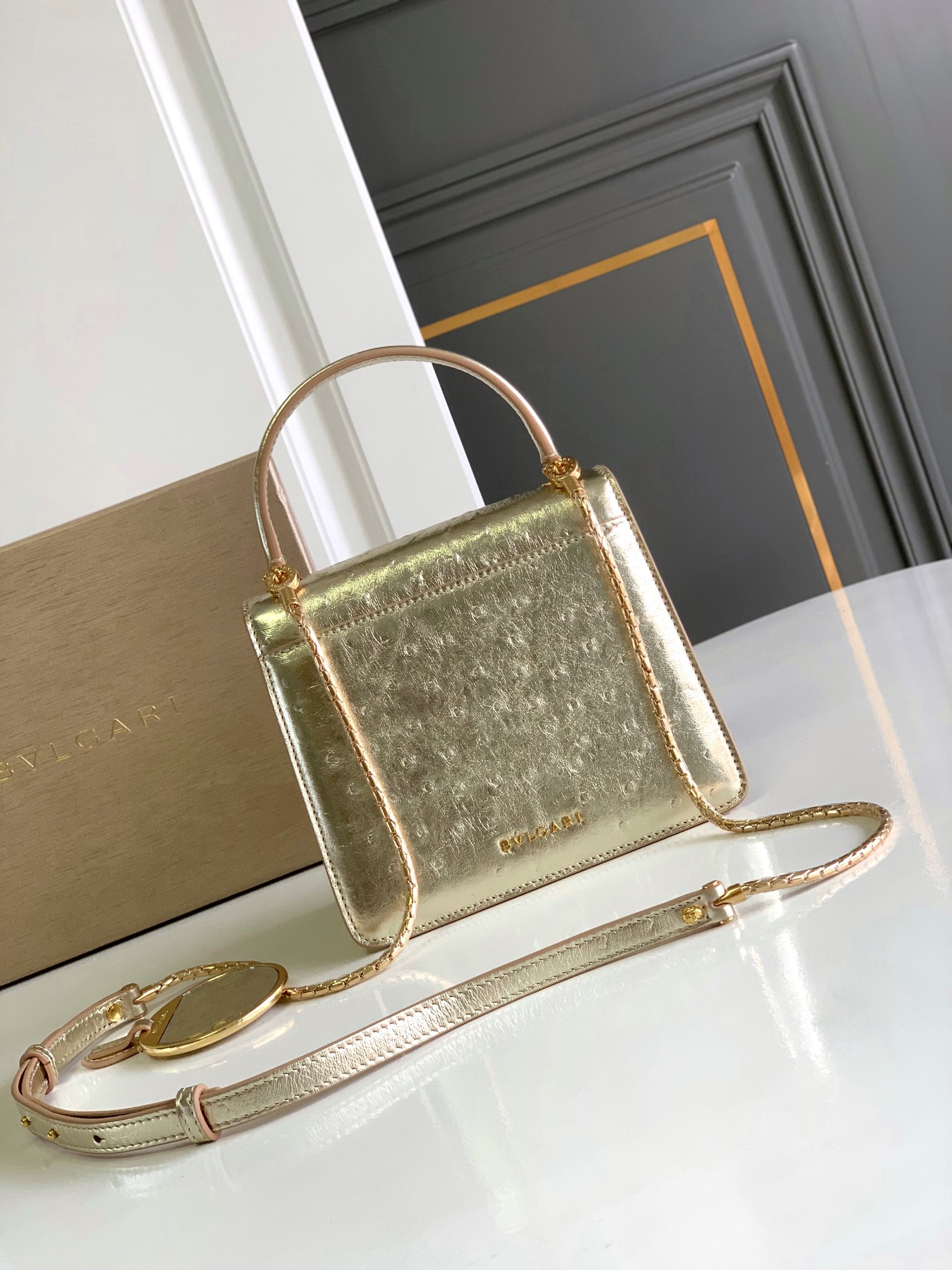 BVlgari Serpenti Forever Top Handel Calf Skin Bag