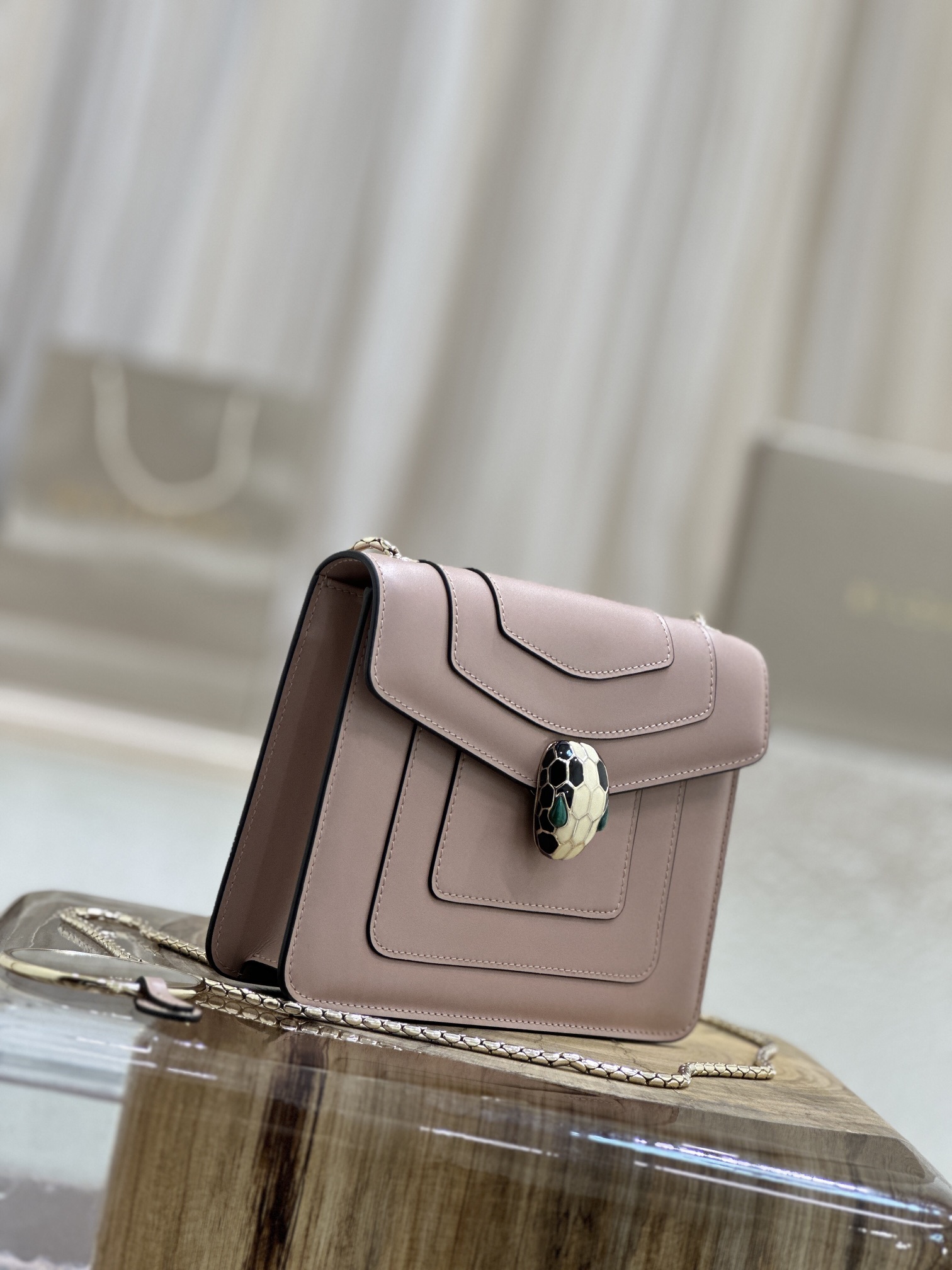 Bvlgari  Serpenti leather crossbody bag Bvlgari Beige in Leathe