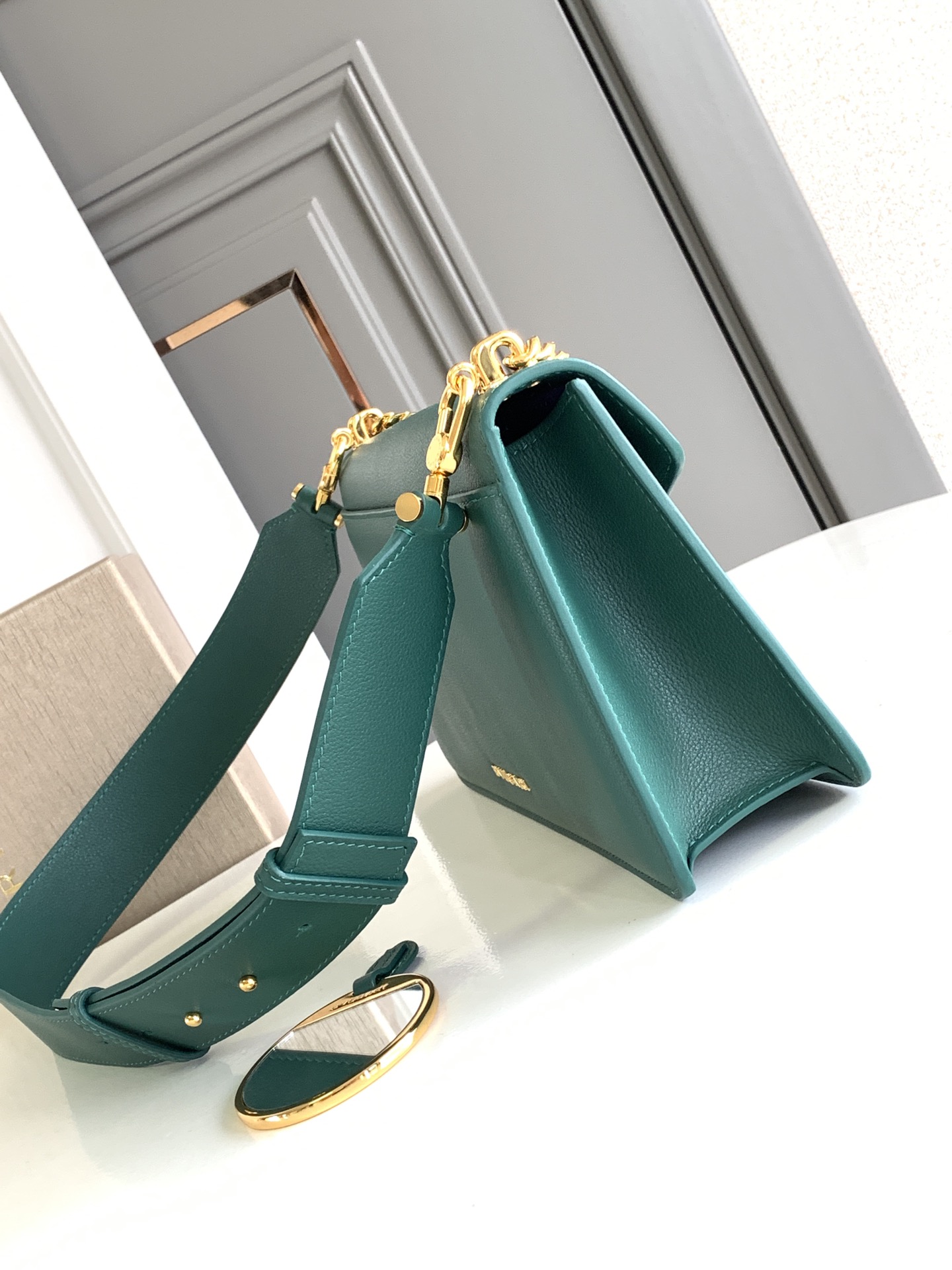 BVLGARI Serpenti Maxi Chain Leather Shoulder Bag | Sak