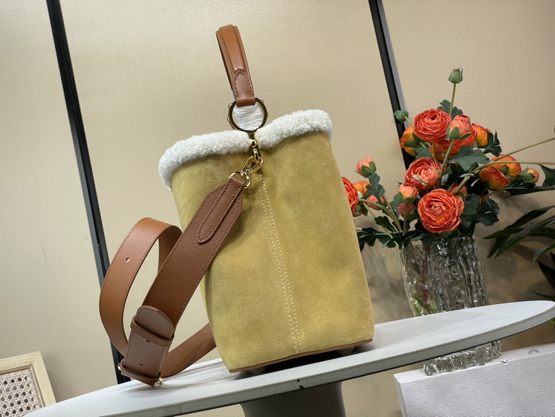 Capucines GM Souple Capucines - Handbags | LOUIS