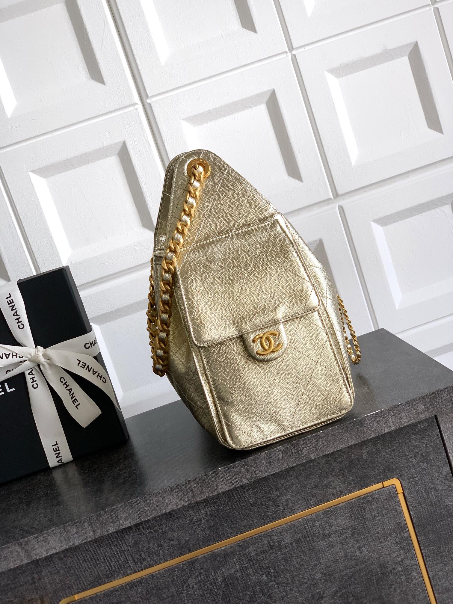 Chanel 25 medium handbag, Grained calfskin & gold-tone