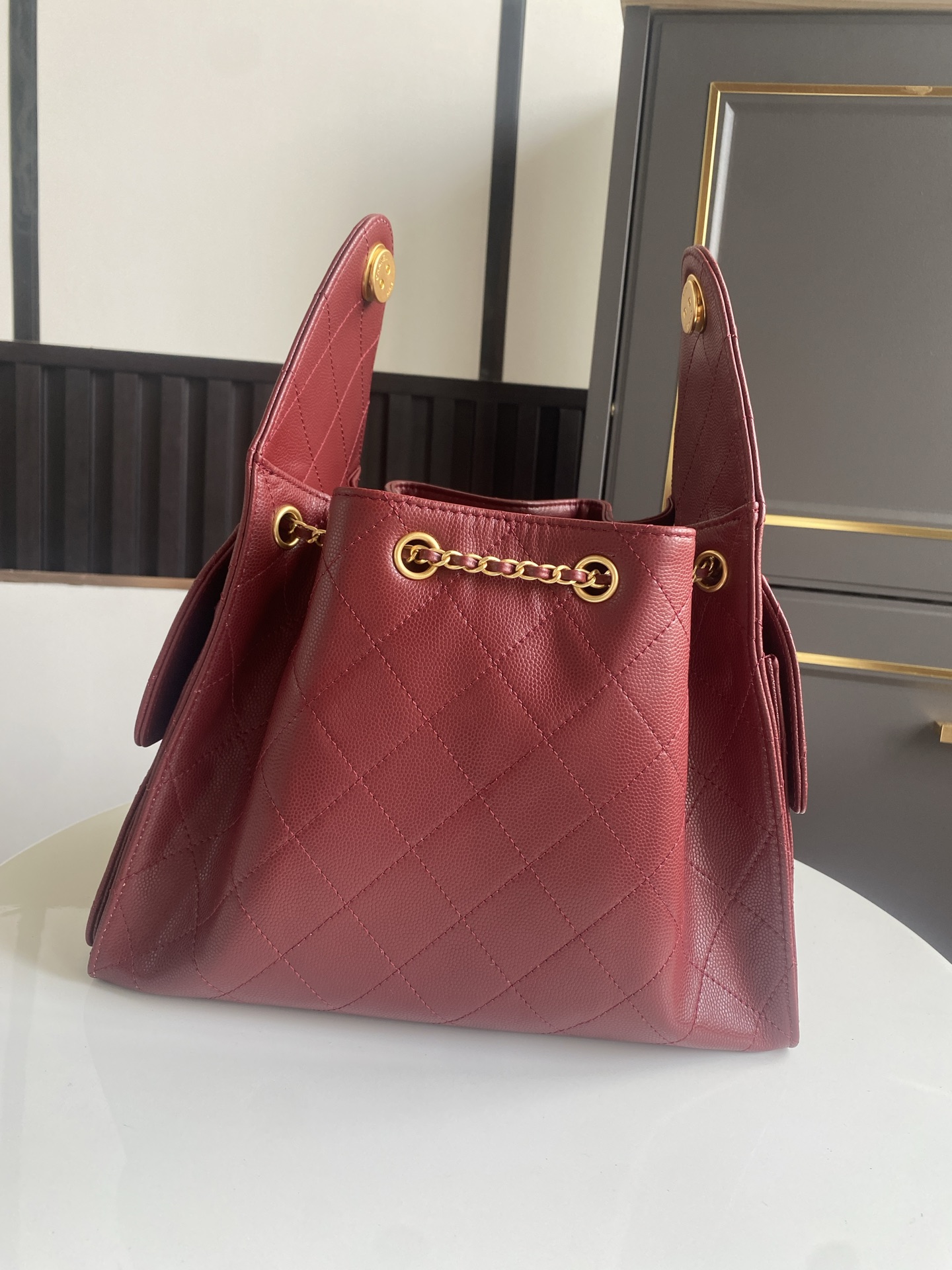 CHANEL 25 Small Handbag   Grained Calfskin & Gold-Tone Metal  Burgundy