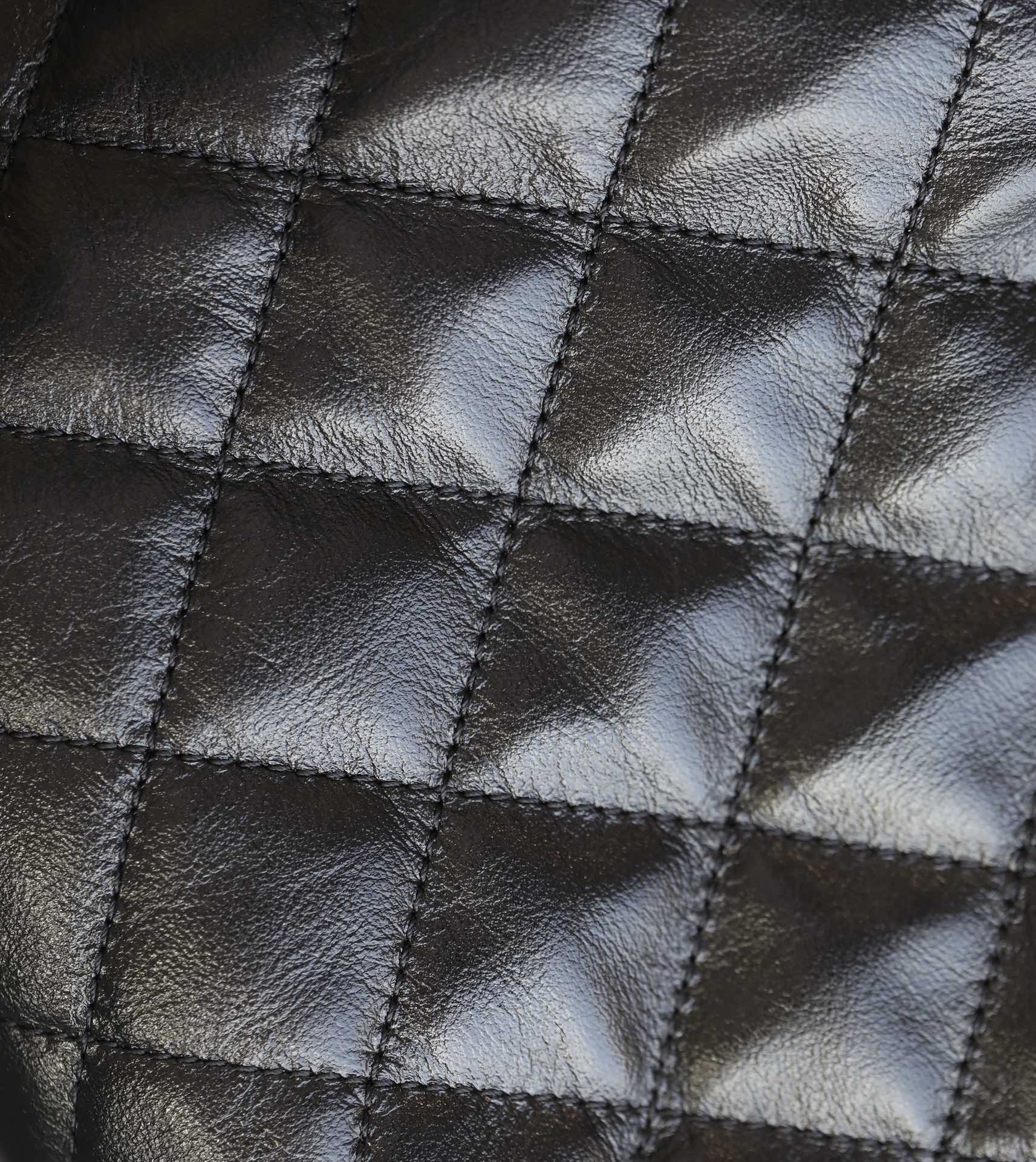 CHANEL 25 Small Handbag   Grained Calfskin & Gold-Tone Metal  Light black