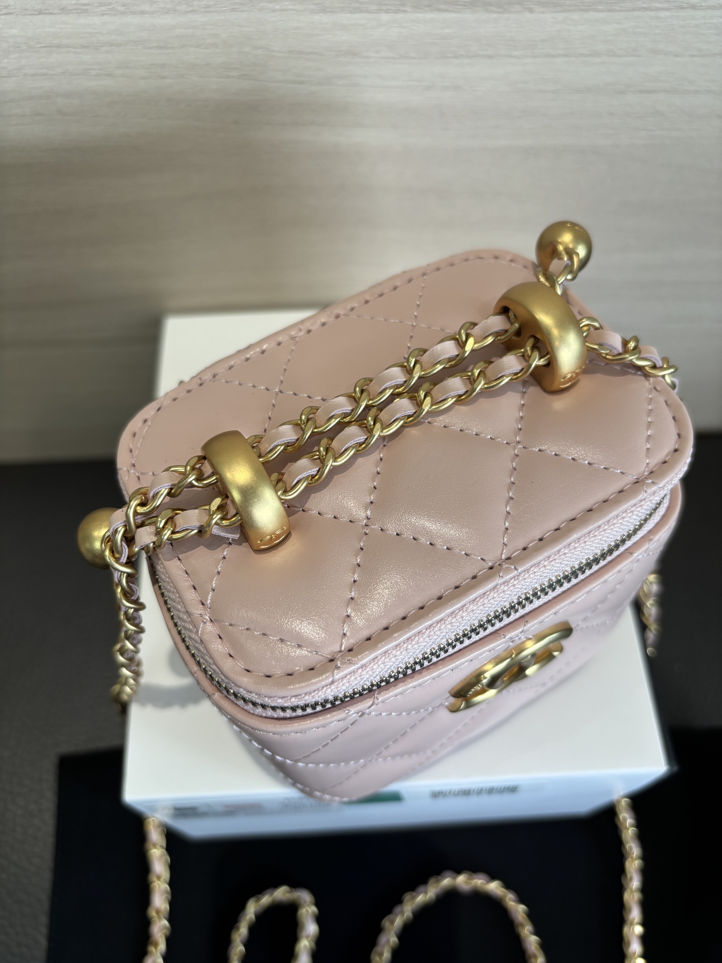 CHANEL BOX BAG PINK LAMBSKIN WITH GOLD CHAIN