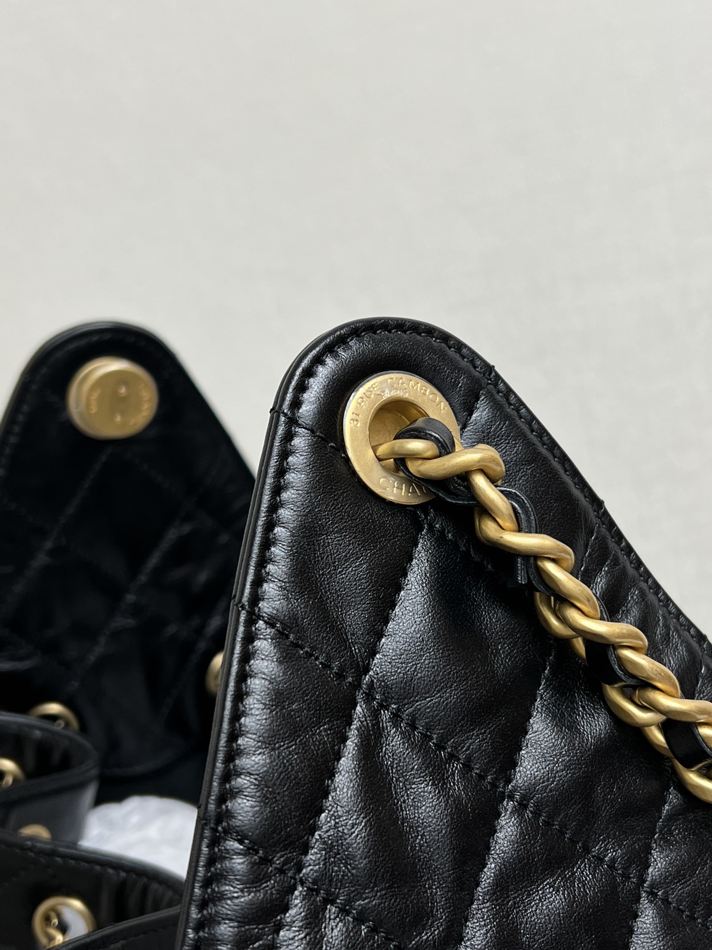 Chanel Chanel 25 large handbag, Grained calfskin & gold-tone black