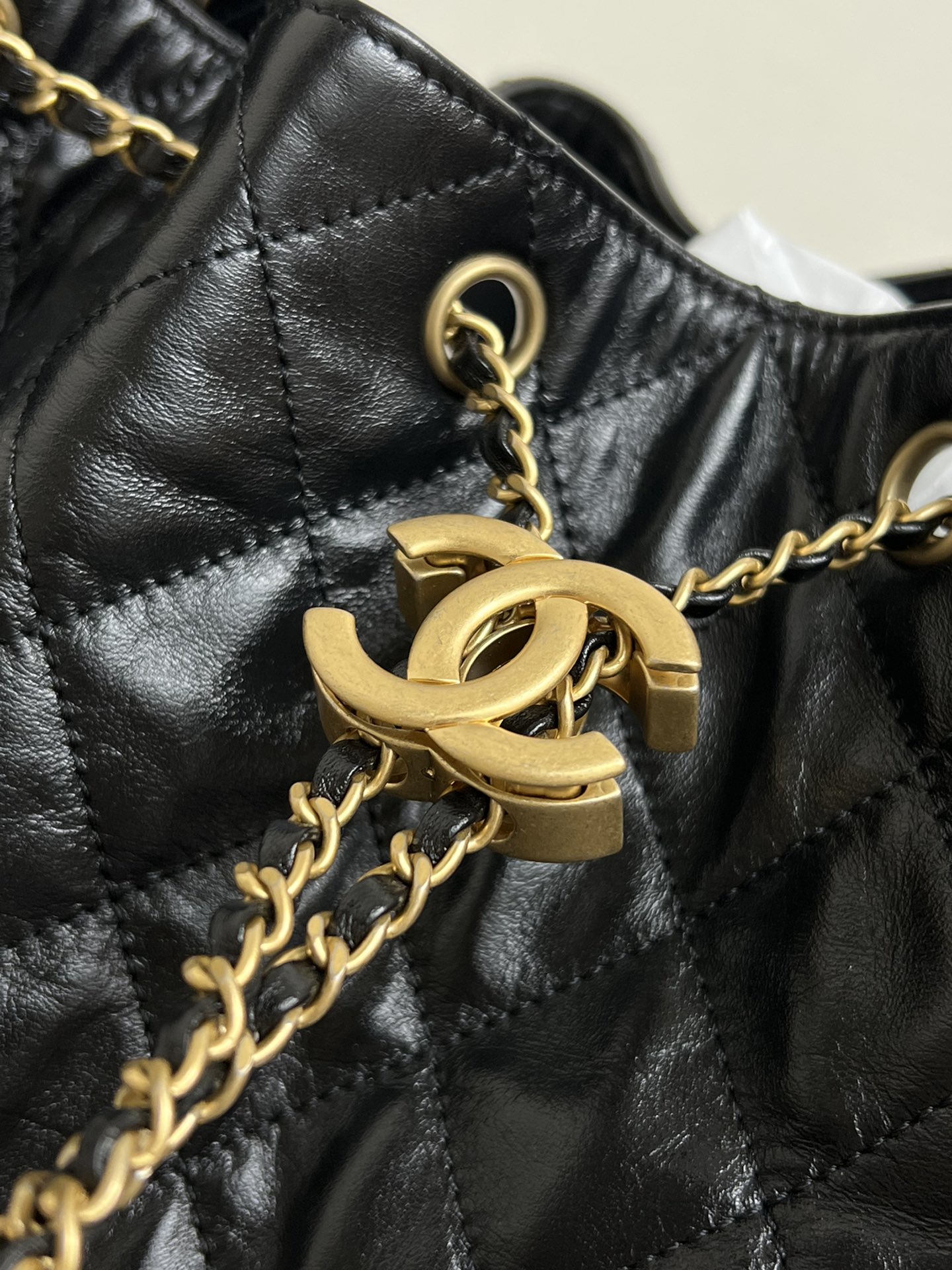 Chanel Chanel 25 large handbag, Grained calfskin & gold-tone Metal  Black