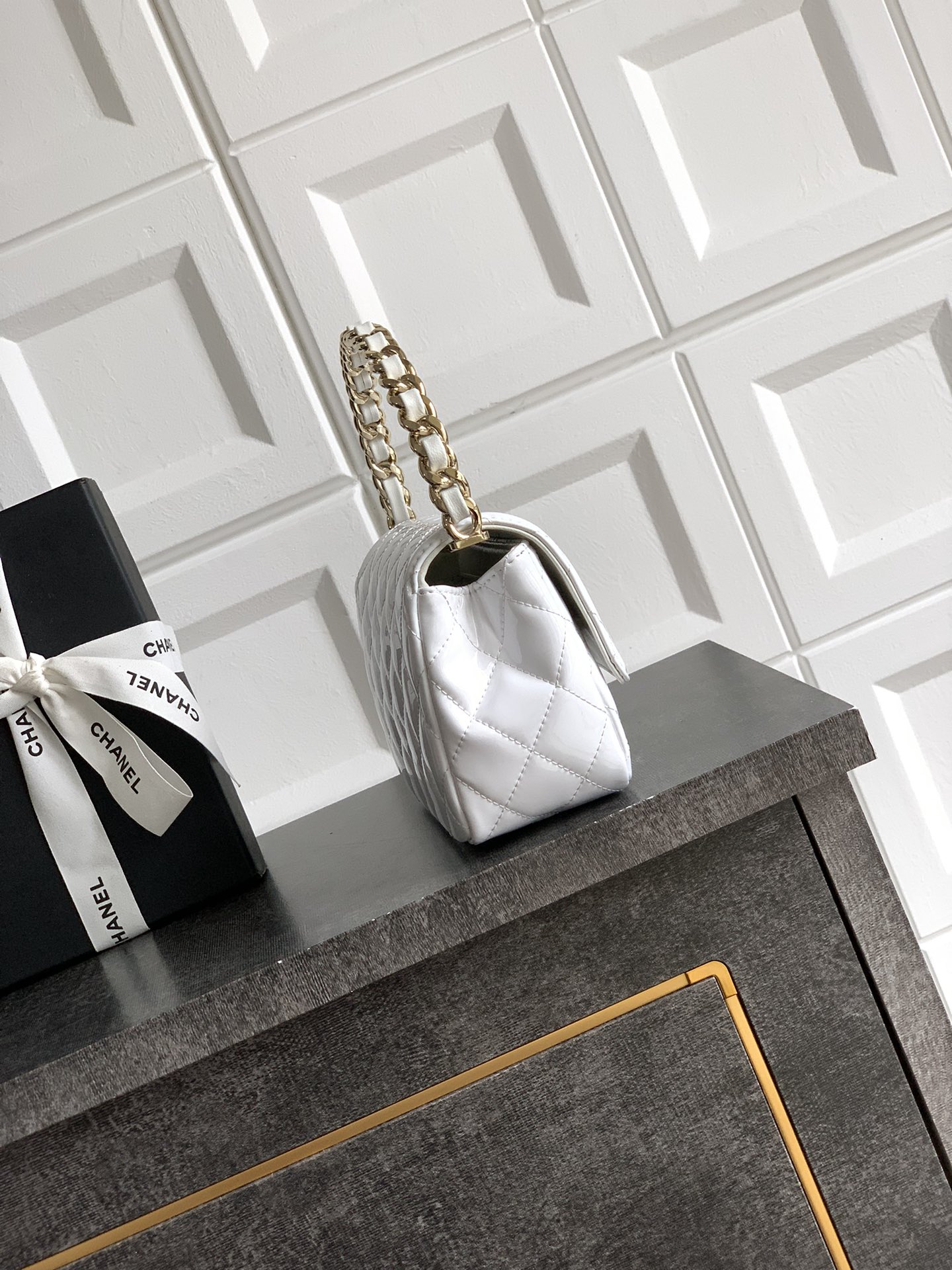 Chanel Clutch with chain - Grained shiny calfskin & gold-tone