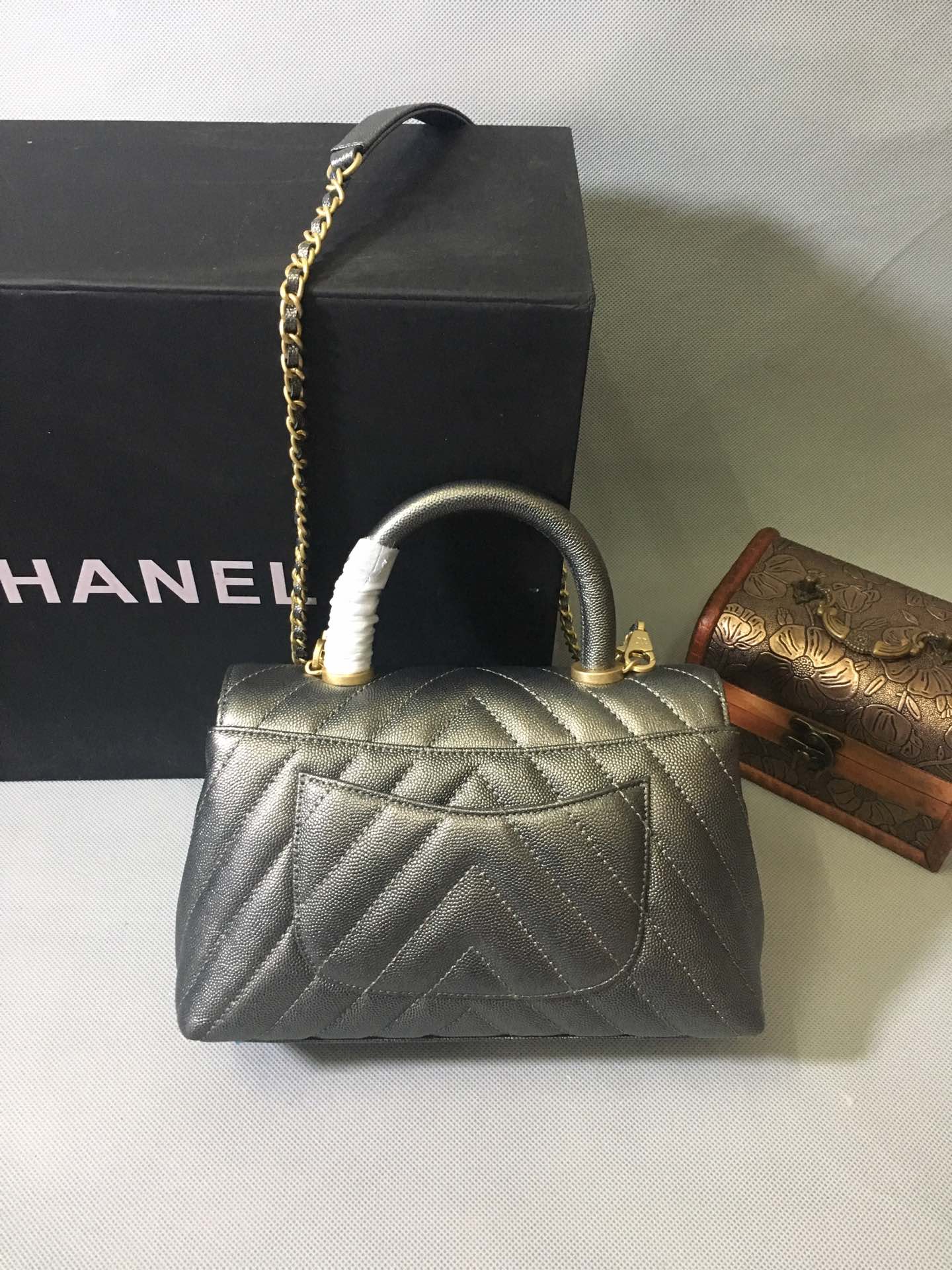 Chanel Coco Handle Caviar Chevron SHW Dark grey
