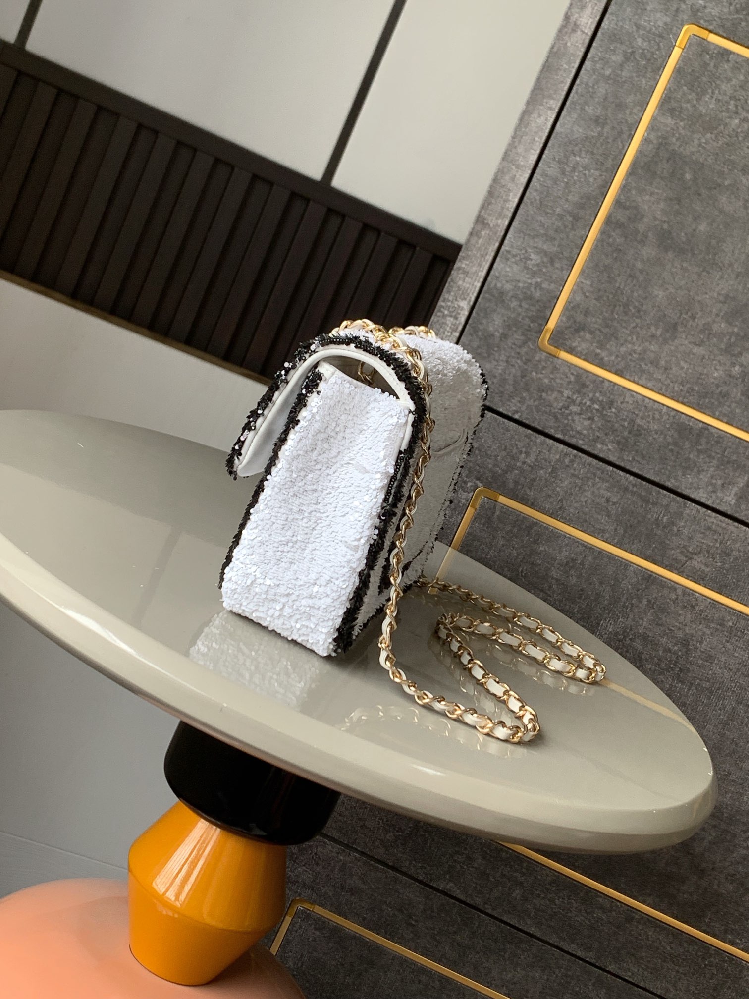 Chanel Evening bag, Fringed sequins & gold-tone metal, white