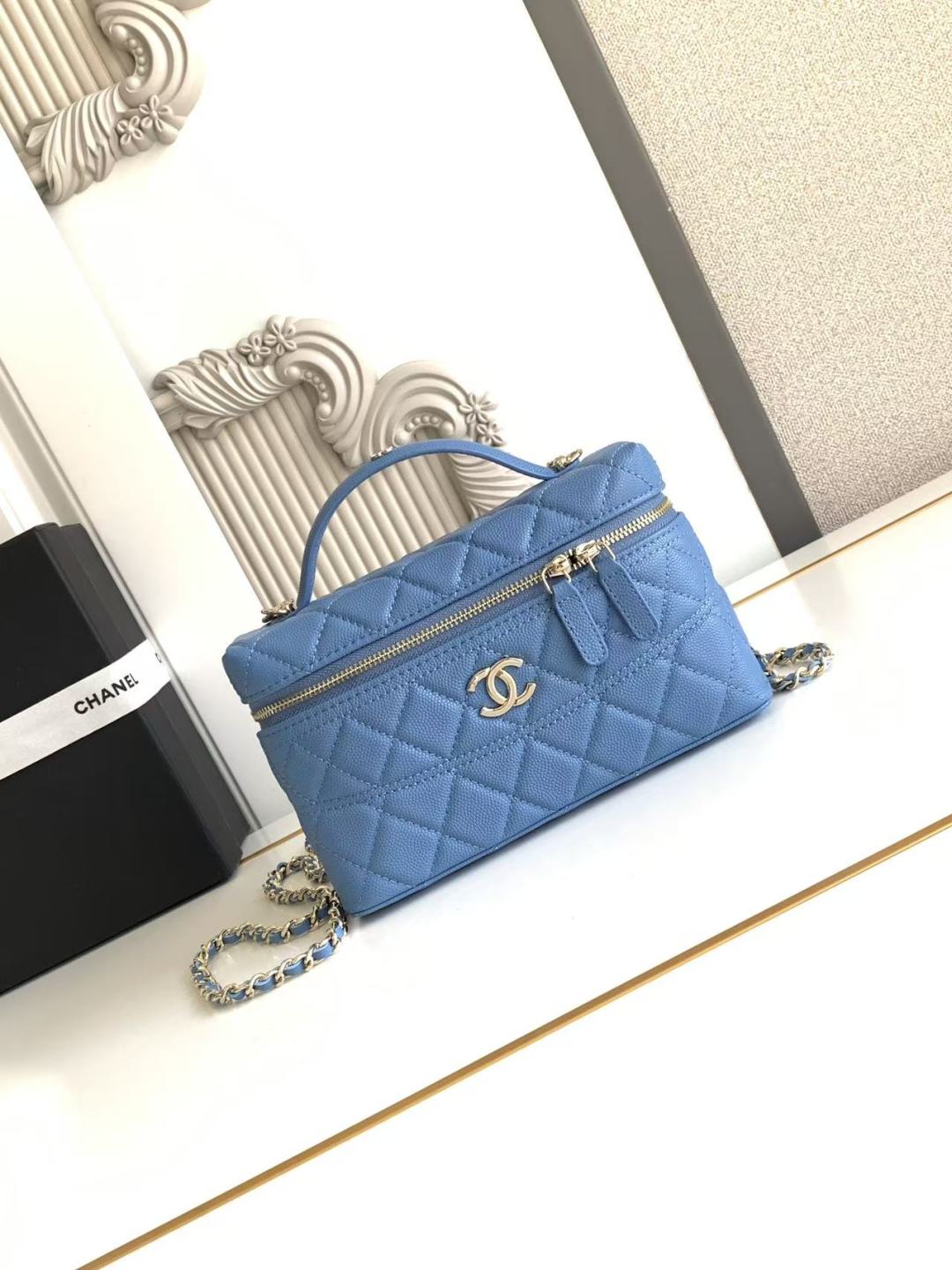 CHANEL Lambskin Quilted Small Top Handle Vanity Case