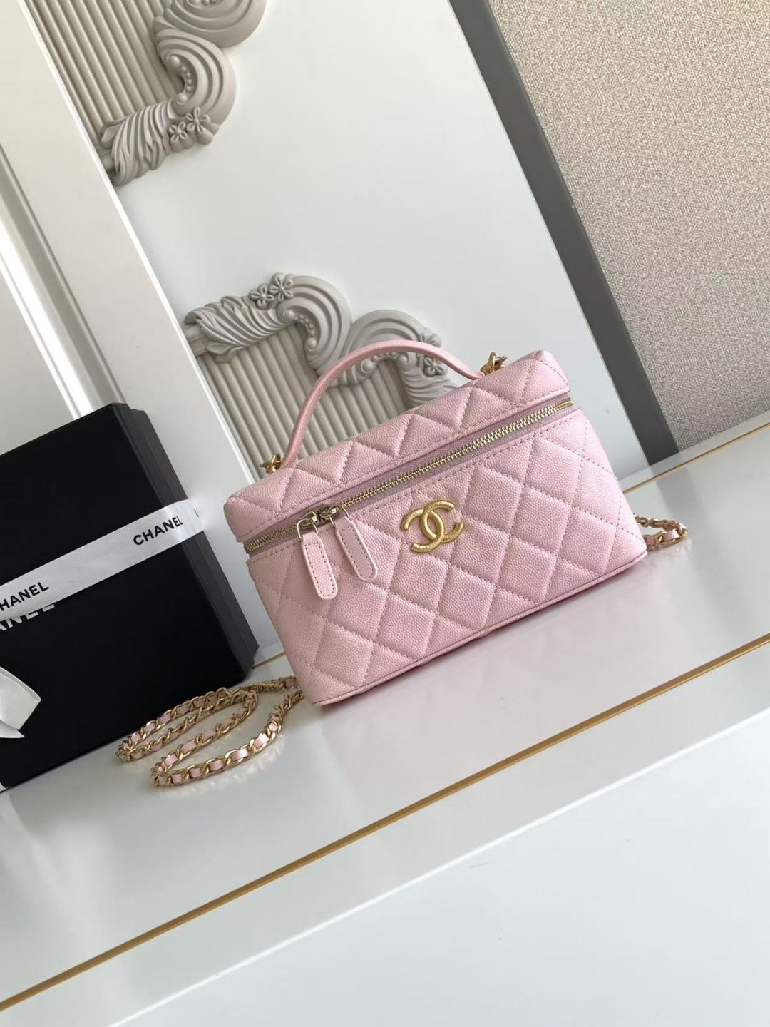 Chanel Long vanity with chain - Lambskin & gold-tone metal, pink
