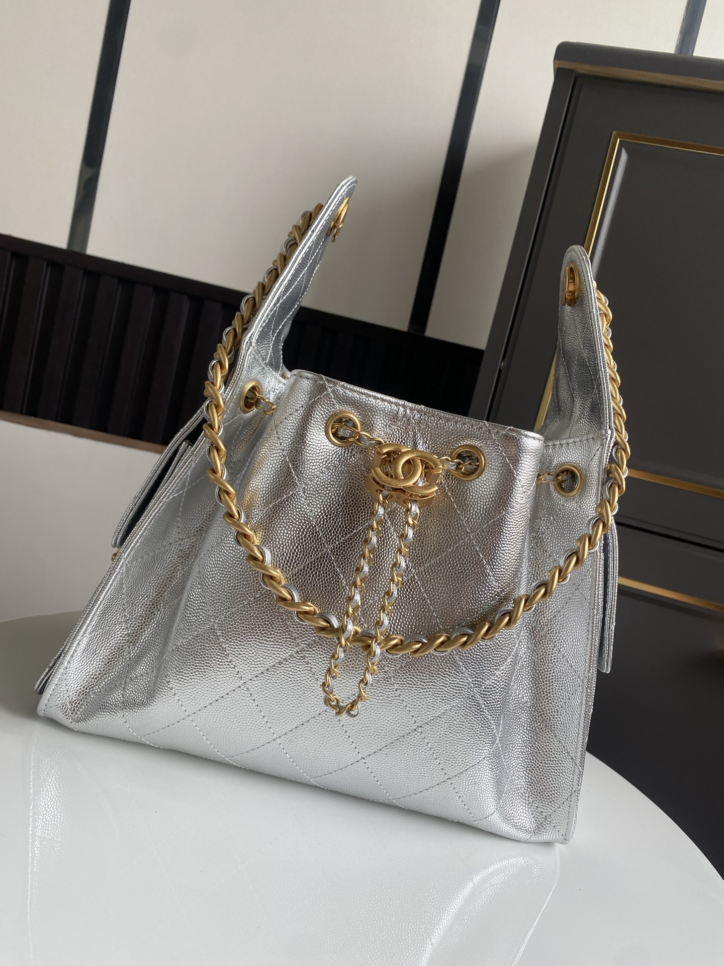 CHANEL Metallic Caviar Quilted Small Chanel 25 Hobo Silver 1639179