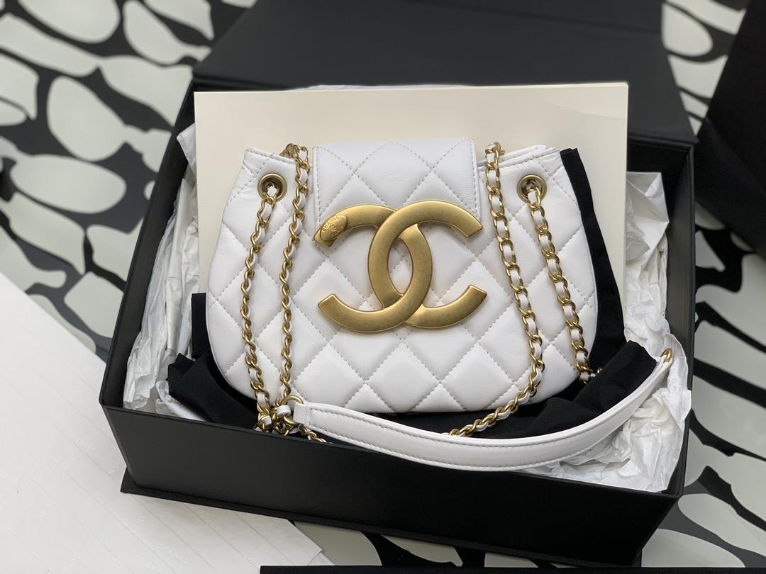 Chanel Mini bucket bag, Lambskin & gold-tone metal, white