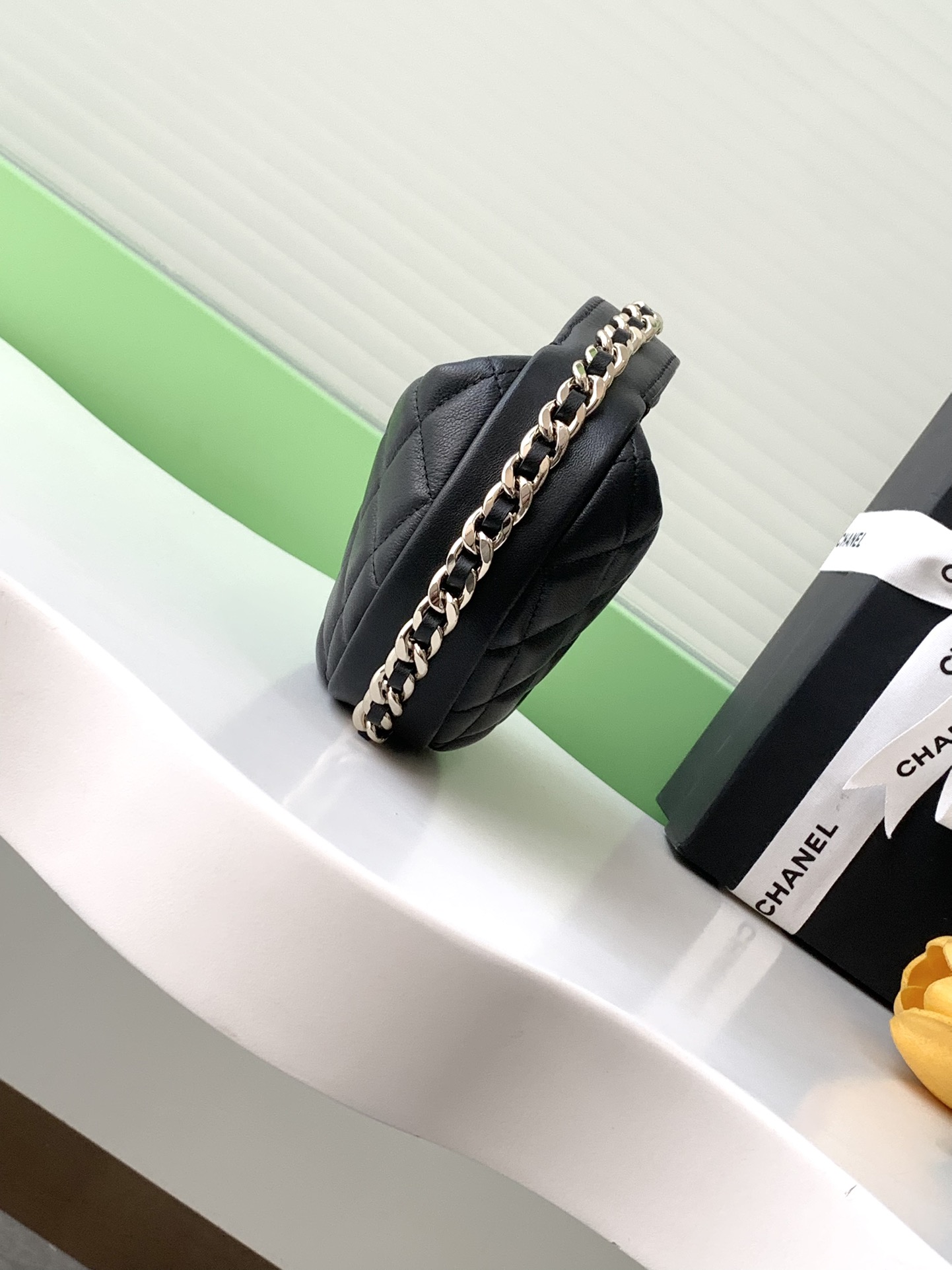 Chanel Mini pouch - Shiny crumpled lambskin & gold-tone metal,