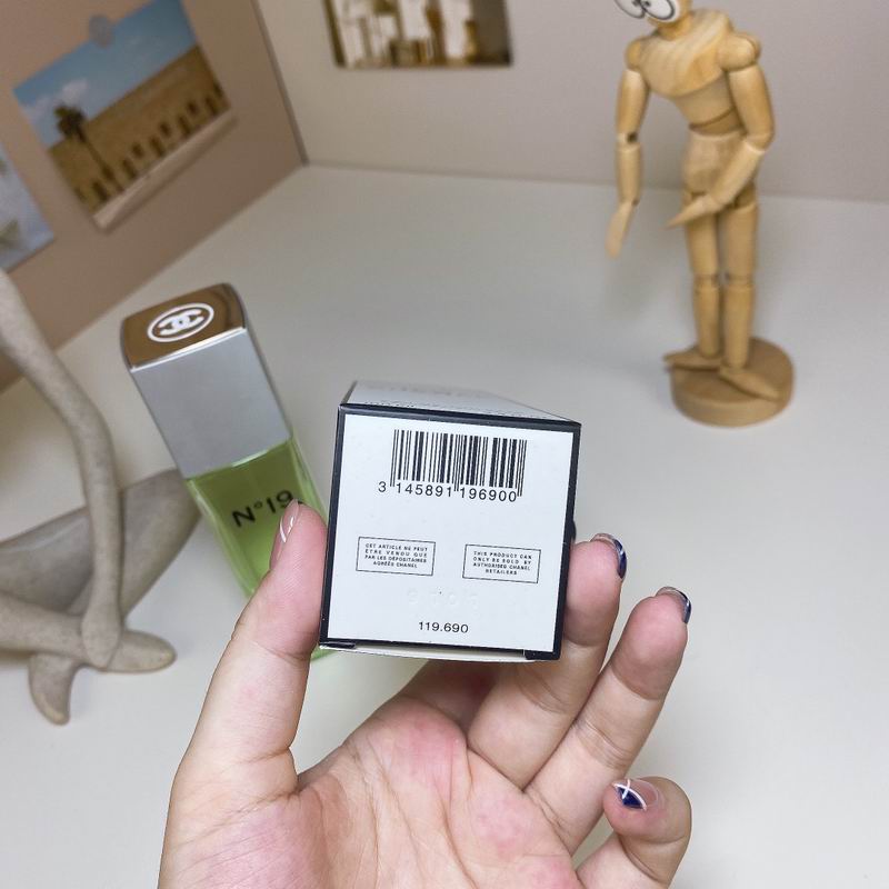 Chanel No. 19 Eau de Toilette Spray – Women’s Perfume, 100ml / 3.4 oz