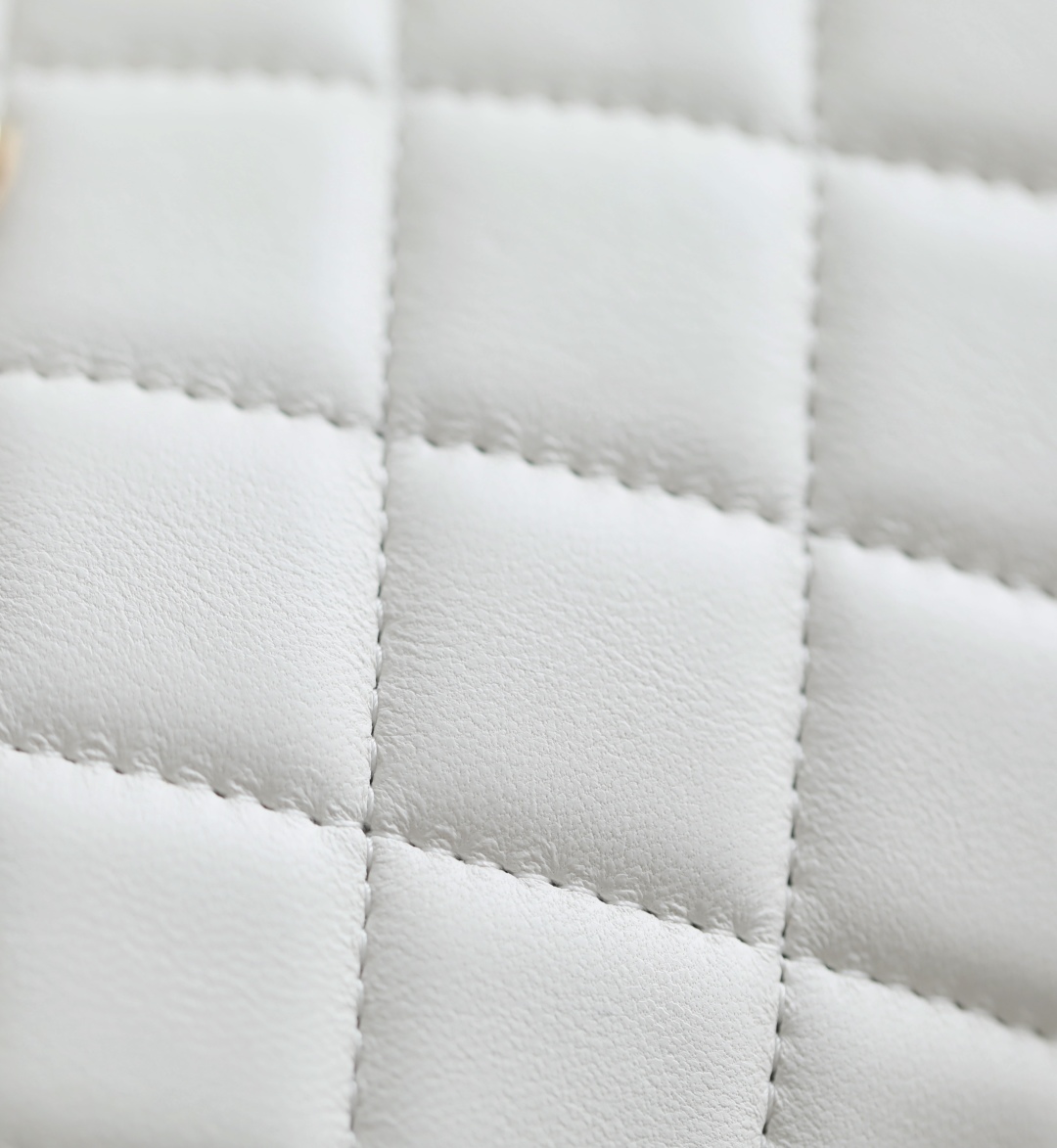 Chanel Plaid & pouch - Wool & cashmere, ecru & black