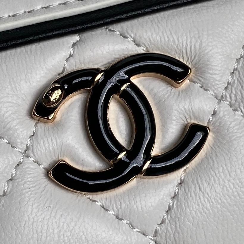 Chanel Plaid & pouch - Wool & cashmere, ecru & black