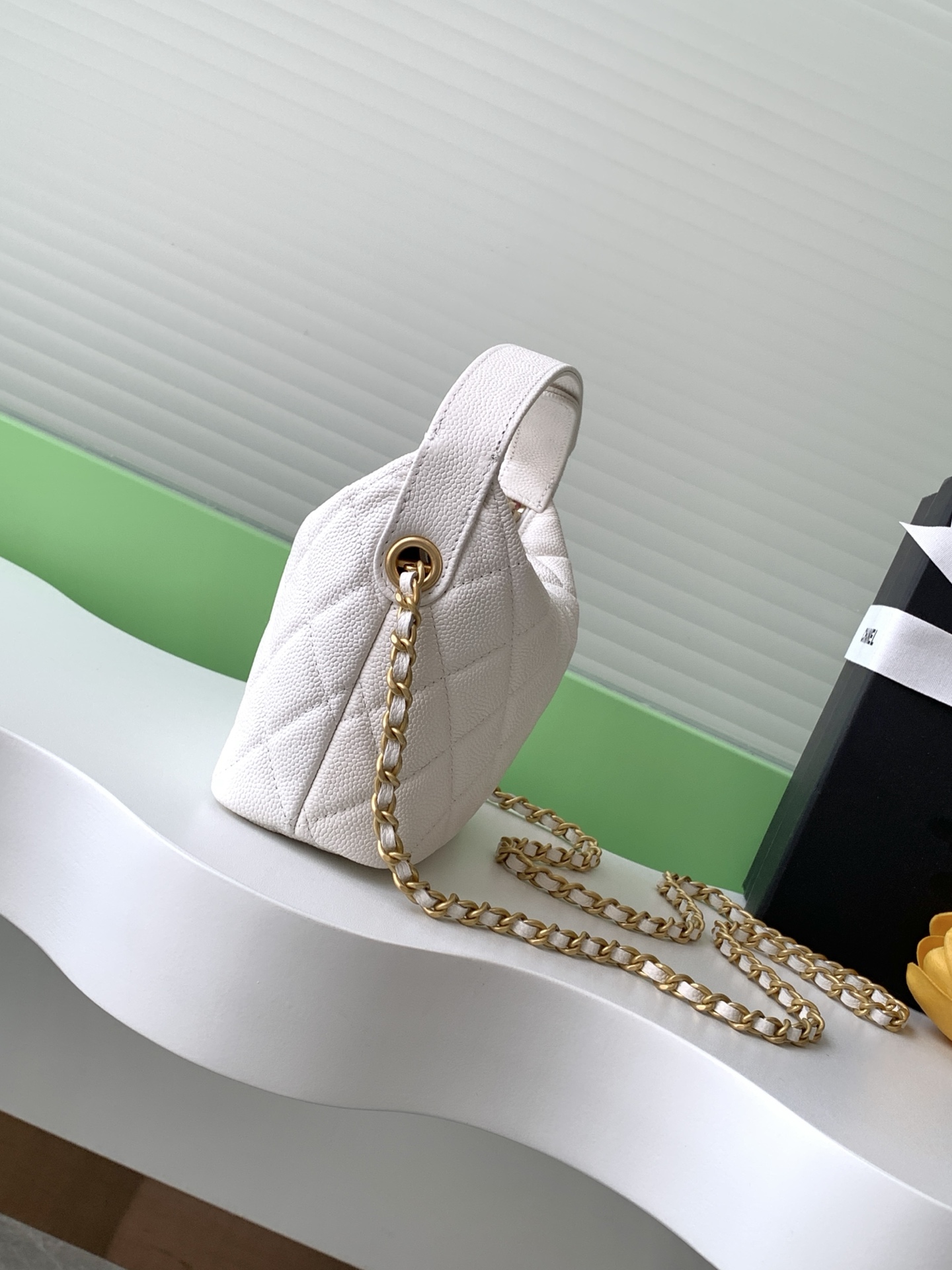 CHANEL Pre-Owned 2021 Matelassé Shoulder Bag