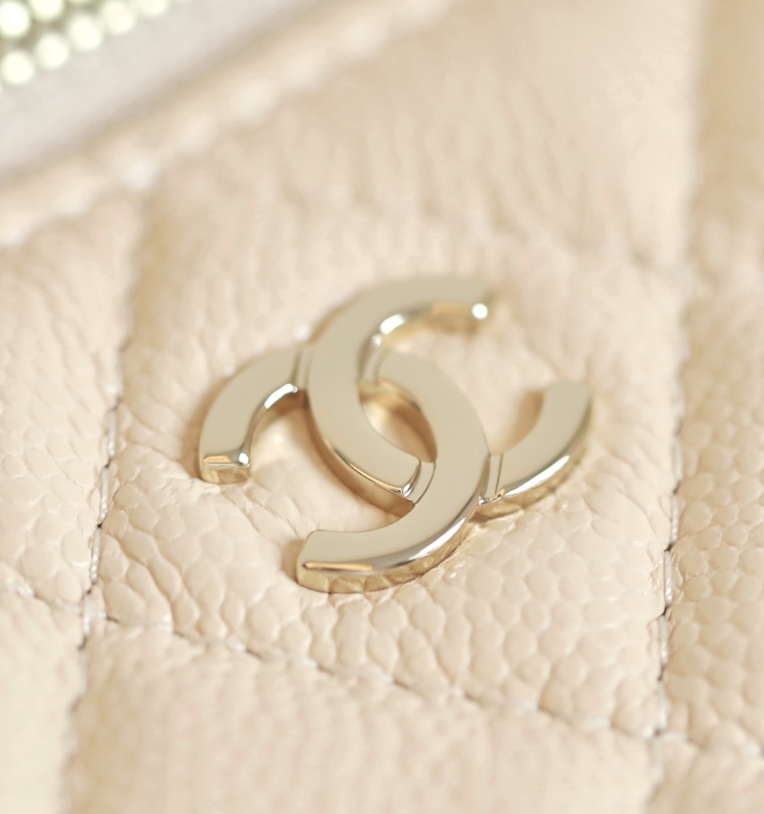 Chanel Vanity with chain - Shiny lambskin, strass & gold-tone