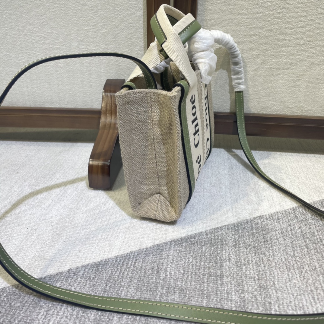 Chloé Mini Woody Tote Bag In Linen & Leather in Shiny green
