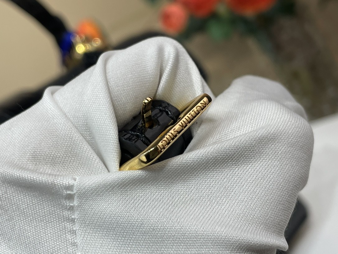 CHLOE Grained Calfskin Medium Aby Day Shoulder Bag Black 1574358