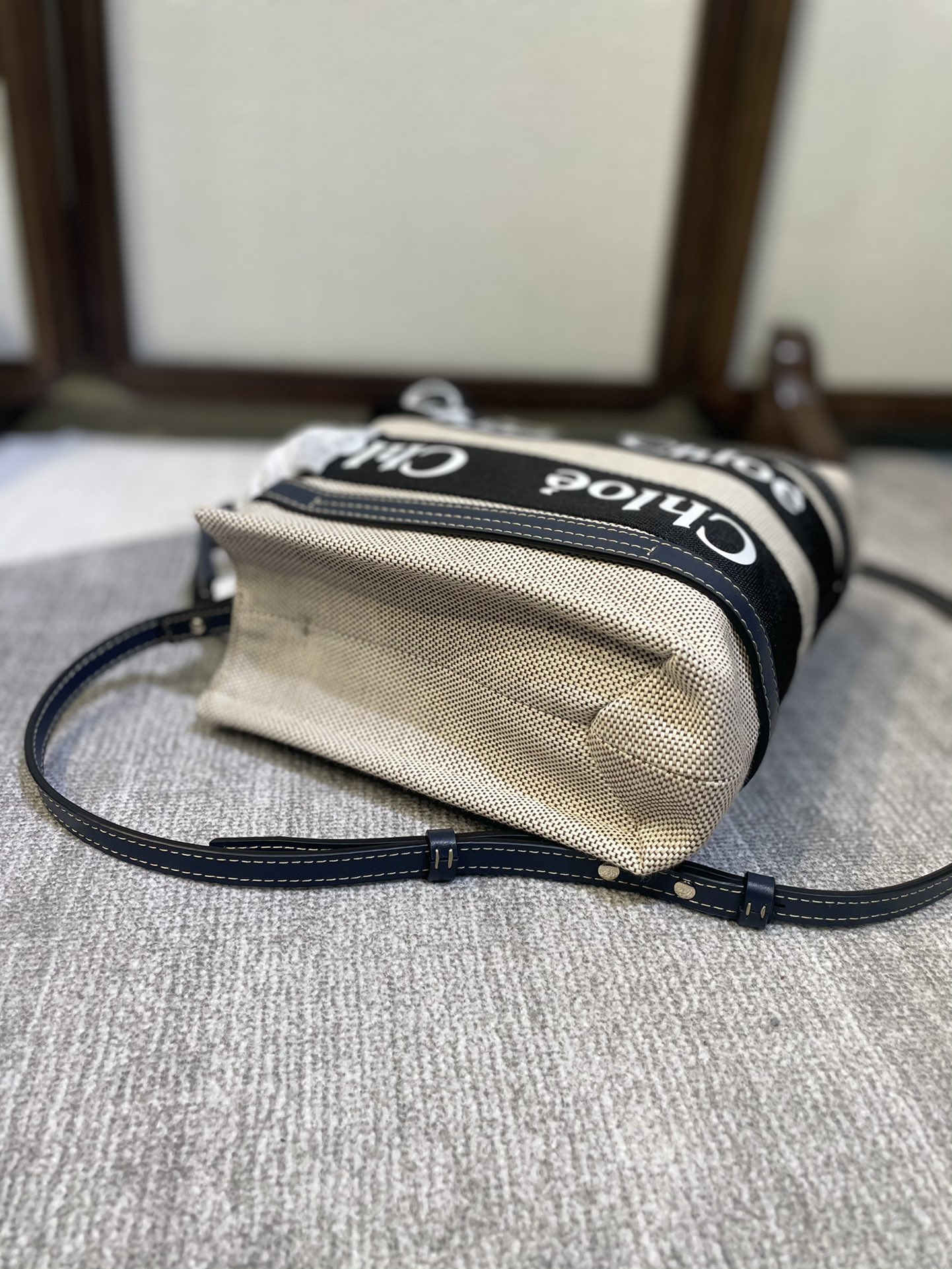 CHLOE SMALL WOODY TOTE BAG WHITE & BLUE – Blank