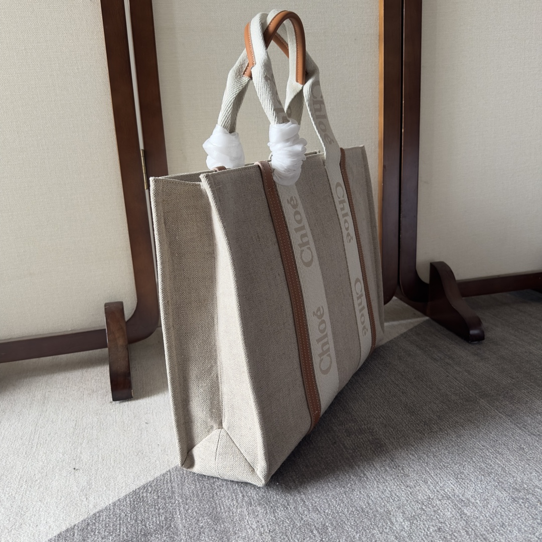 Chloe Woody Tote Canvas with Leather Large bag in beige -white