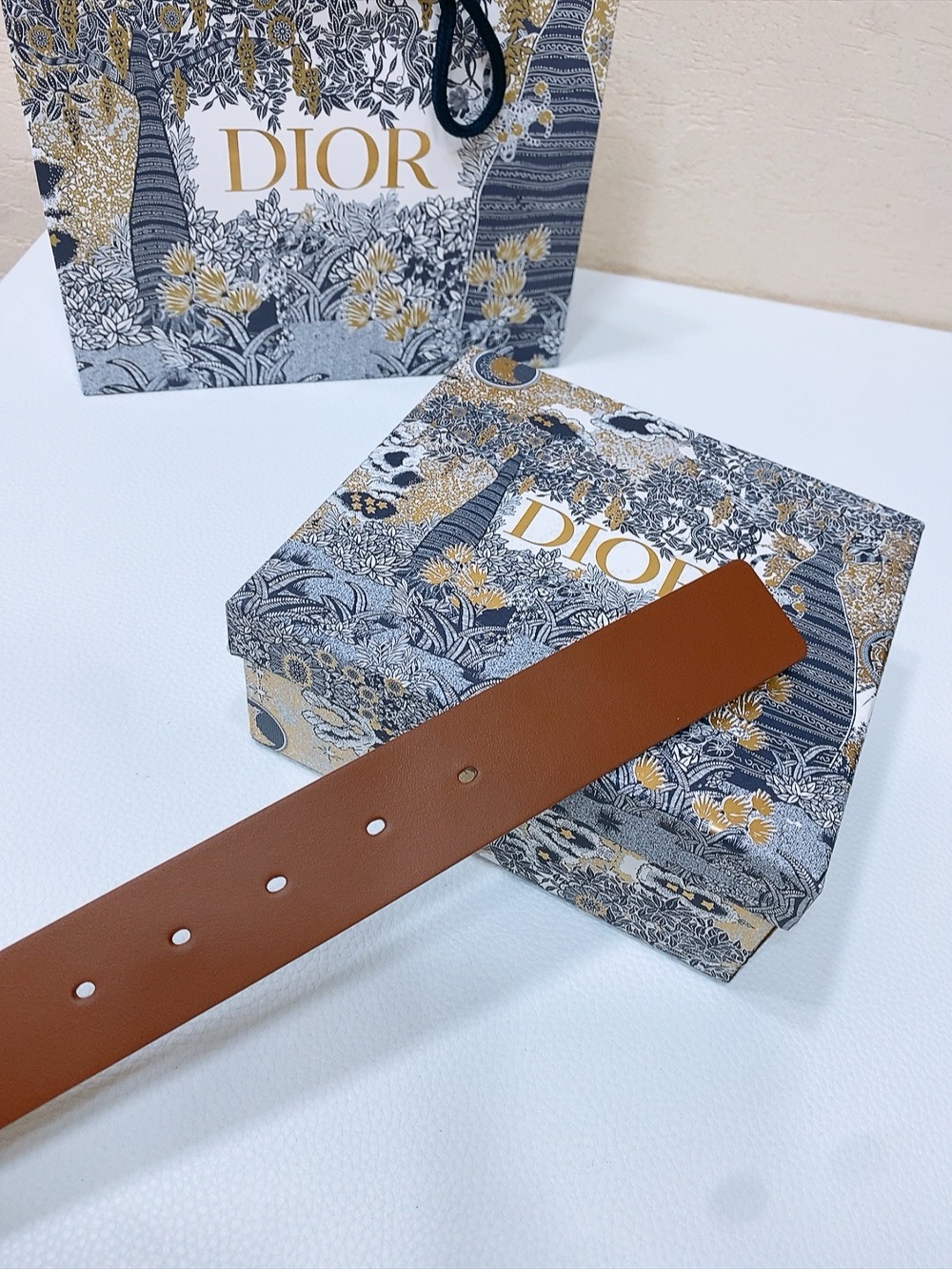 CHRISTIAN DIOR REVERSIBLE GRAINED CALFSKIN BELT 35 MM- Brown