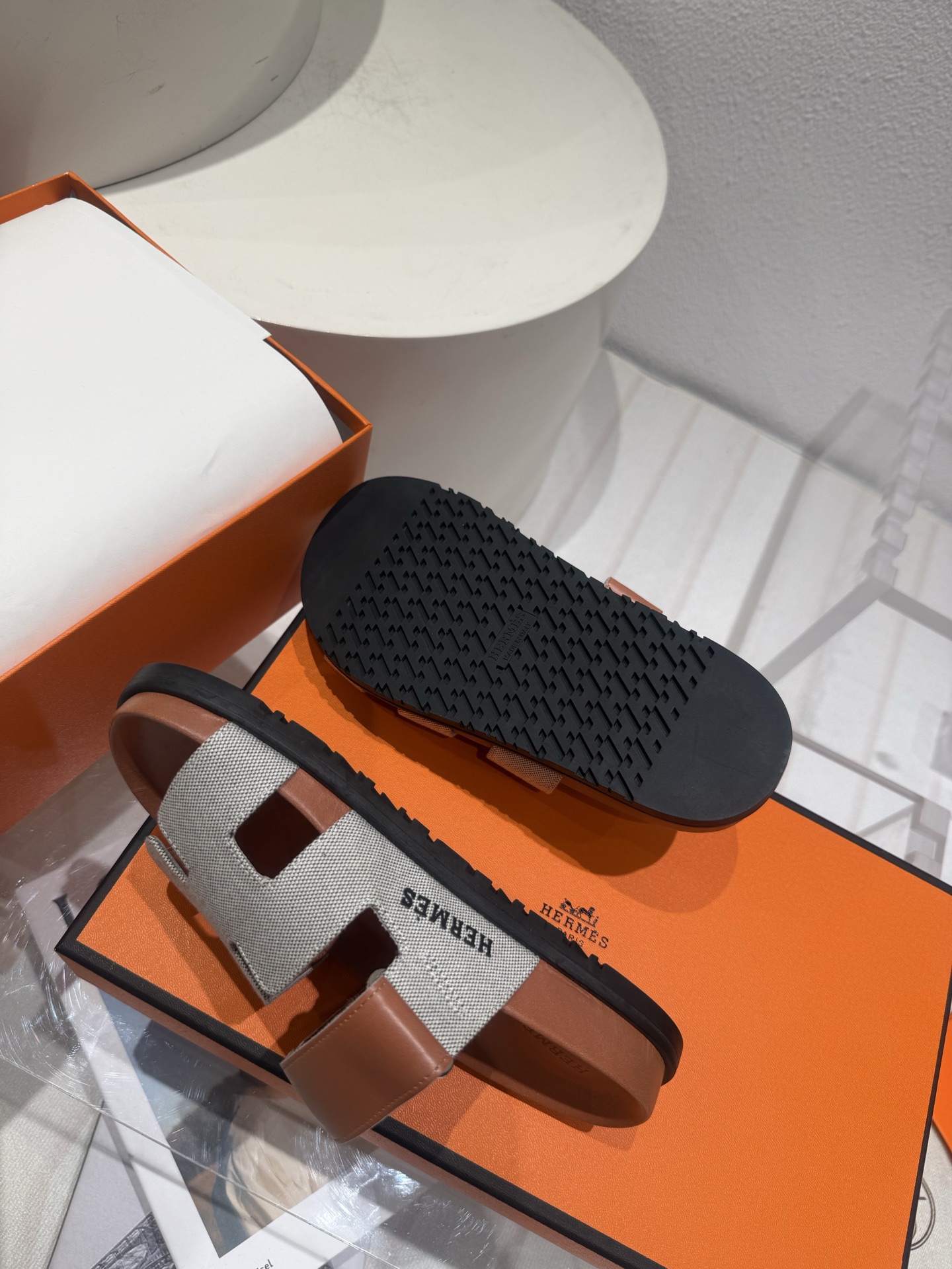 Chypre Sandals Bleu Clair / Naturel  HERMES