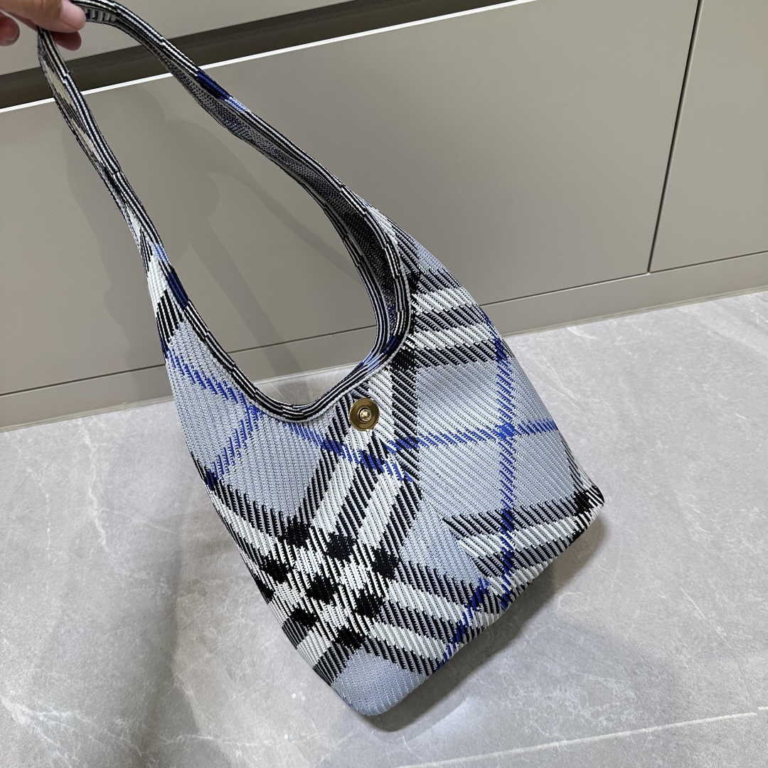 Cloth handbag Burberry Blue in Cloth - 55781131