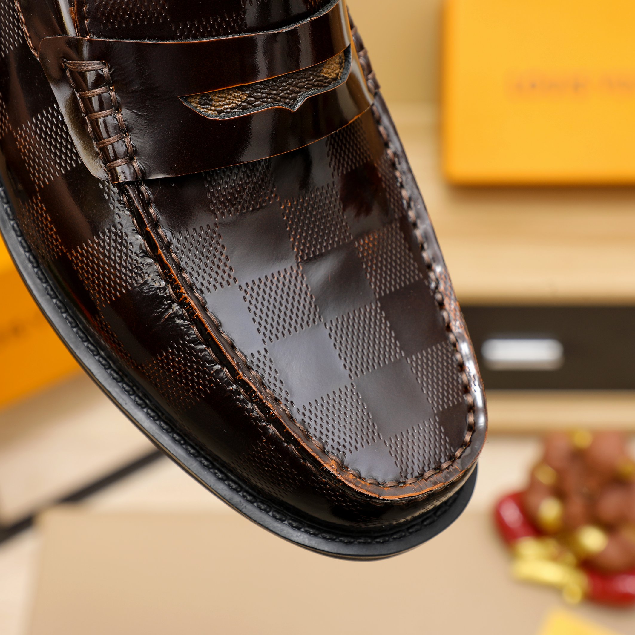 Damier BROWN Louis Vuitton leather loafers with LV metal logo â€“ Men’s shoes