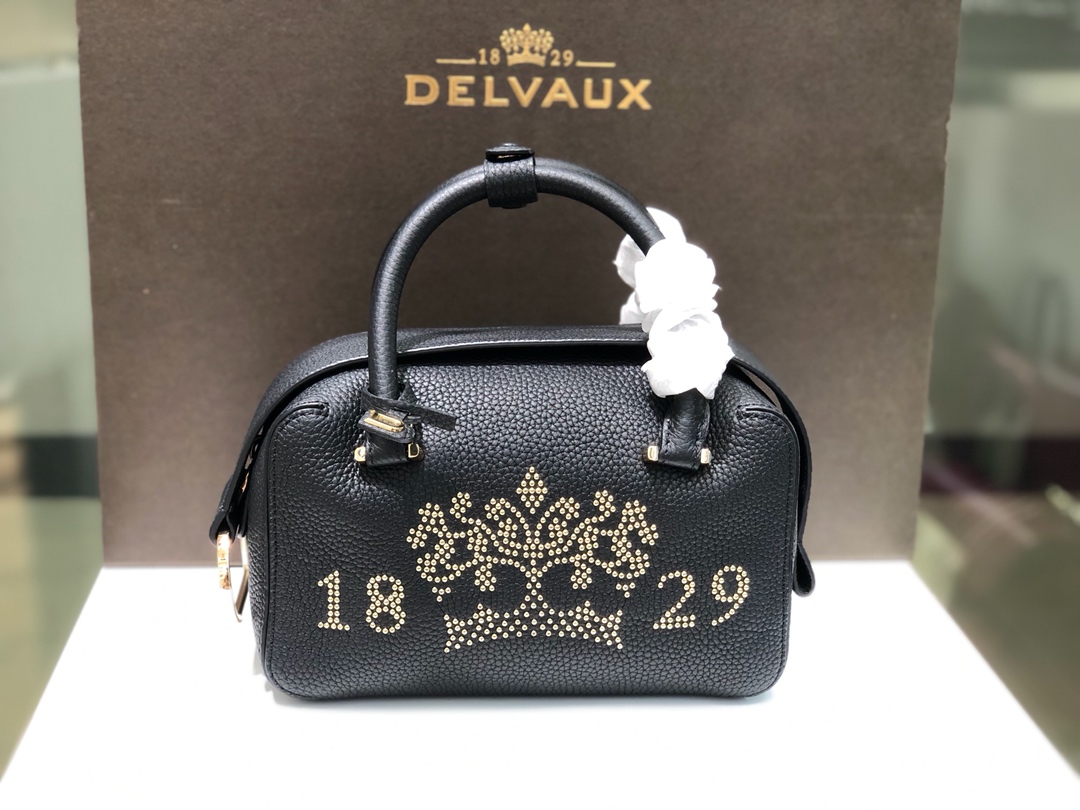 Delvaux Cool box Black Leather ref.252888