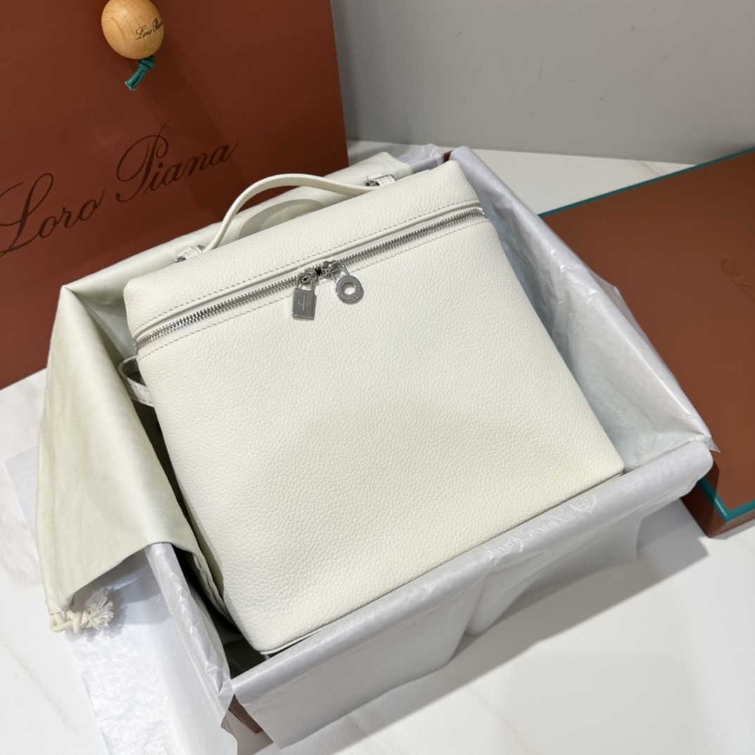Delvaux Extra Pocket backpack L23.5 - Grained Calfskin white